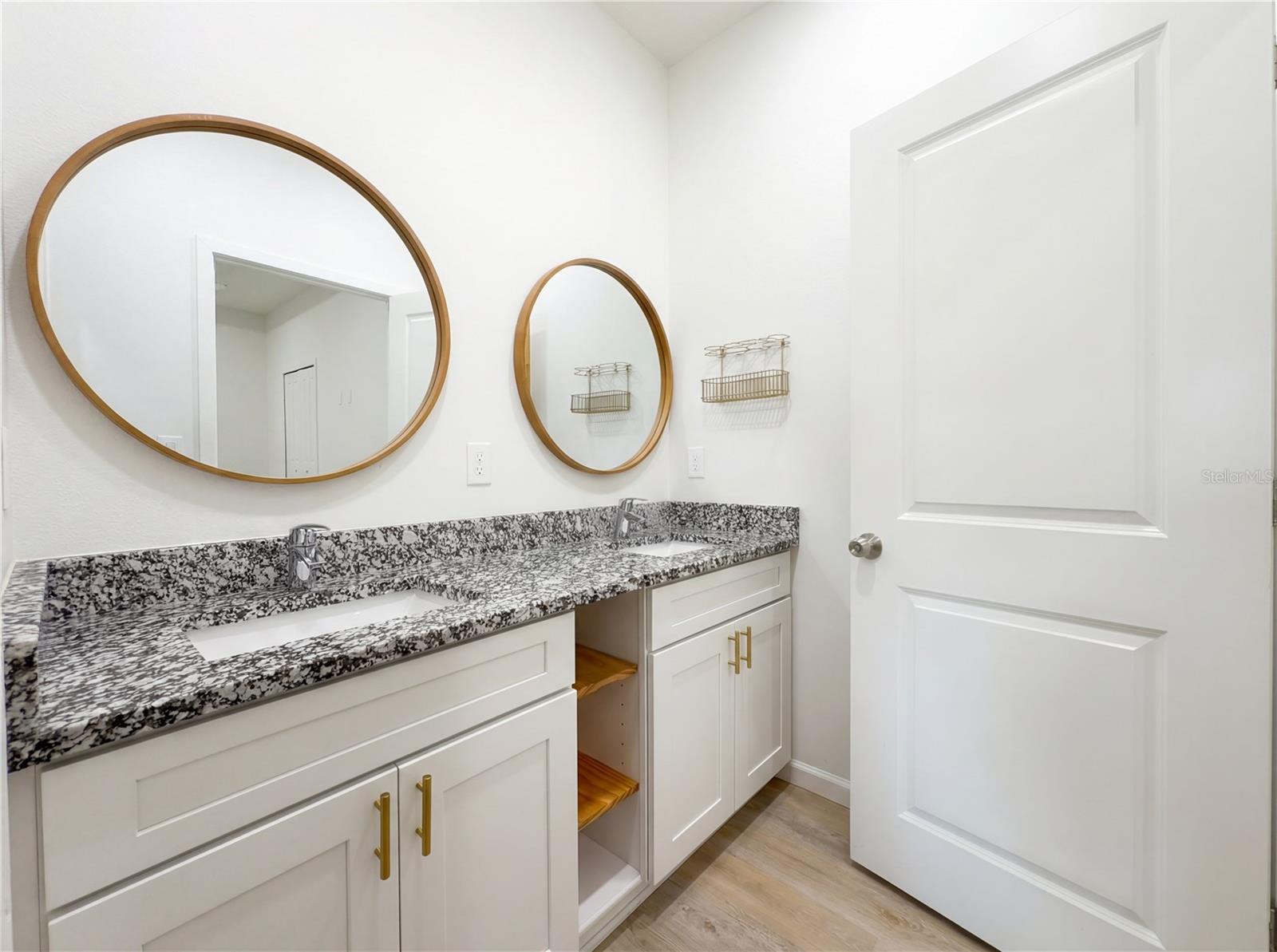 Image 18 of 20 For 1254 Dunbar Street