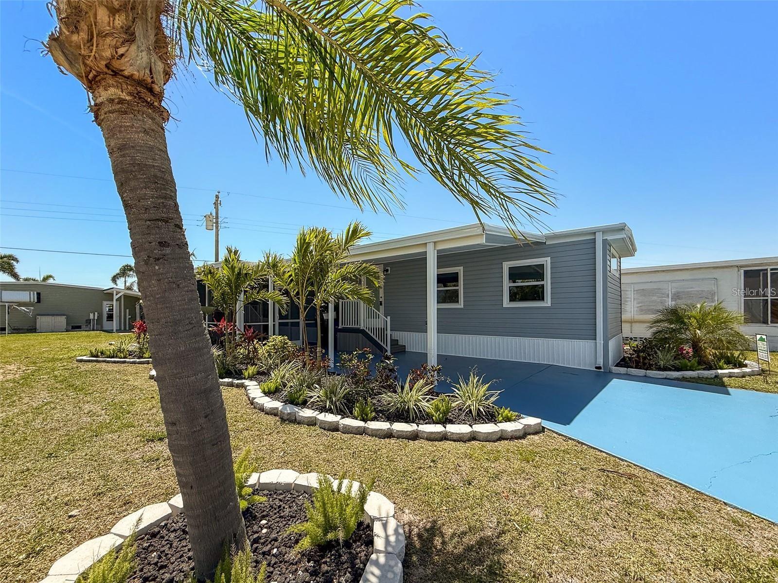 Image 24 of 25 For 5141 Oakland Hills Avenue