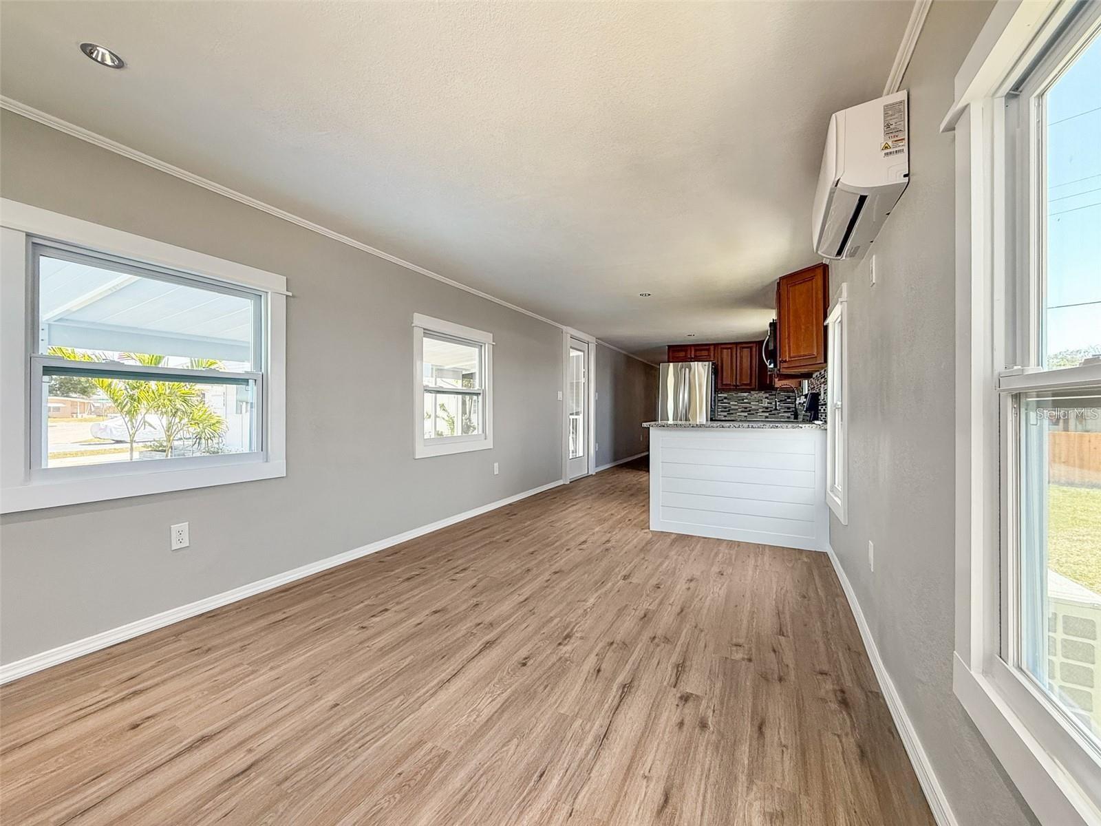 Image 6 of 25 For 5141 Oakland Hills Avenue