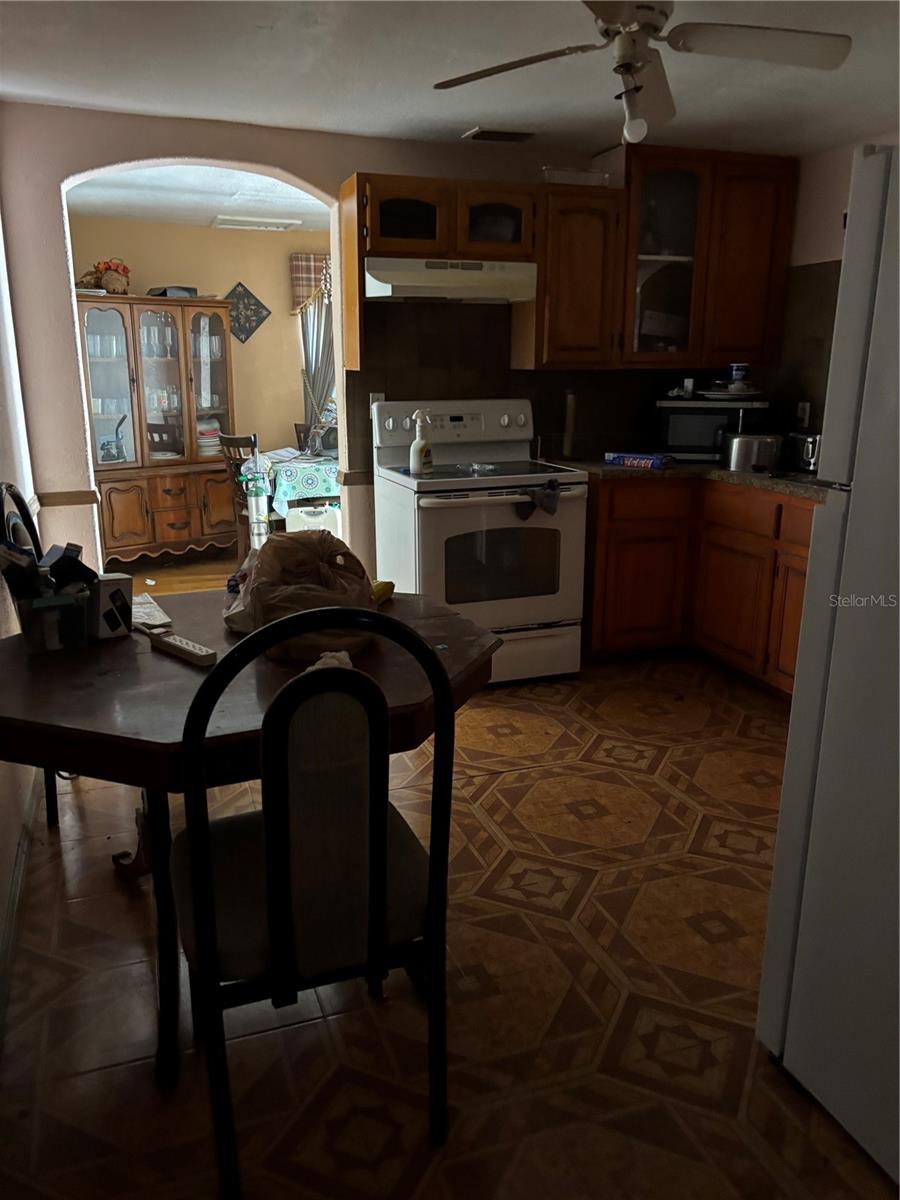 Image 2 of 14 For 1416 Southwest Road