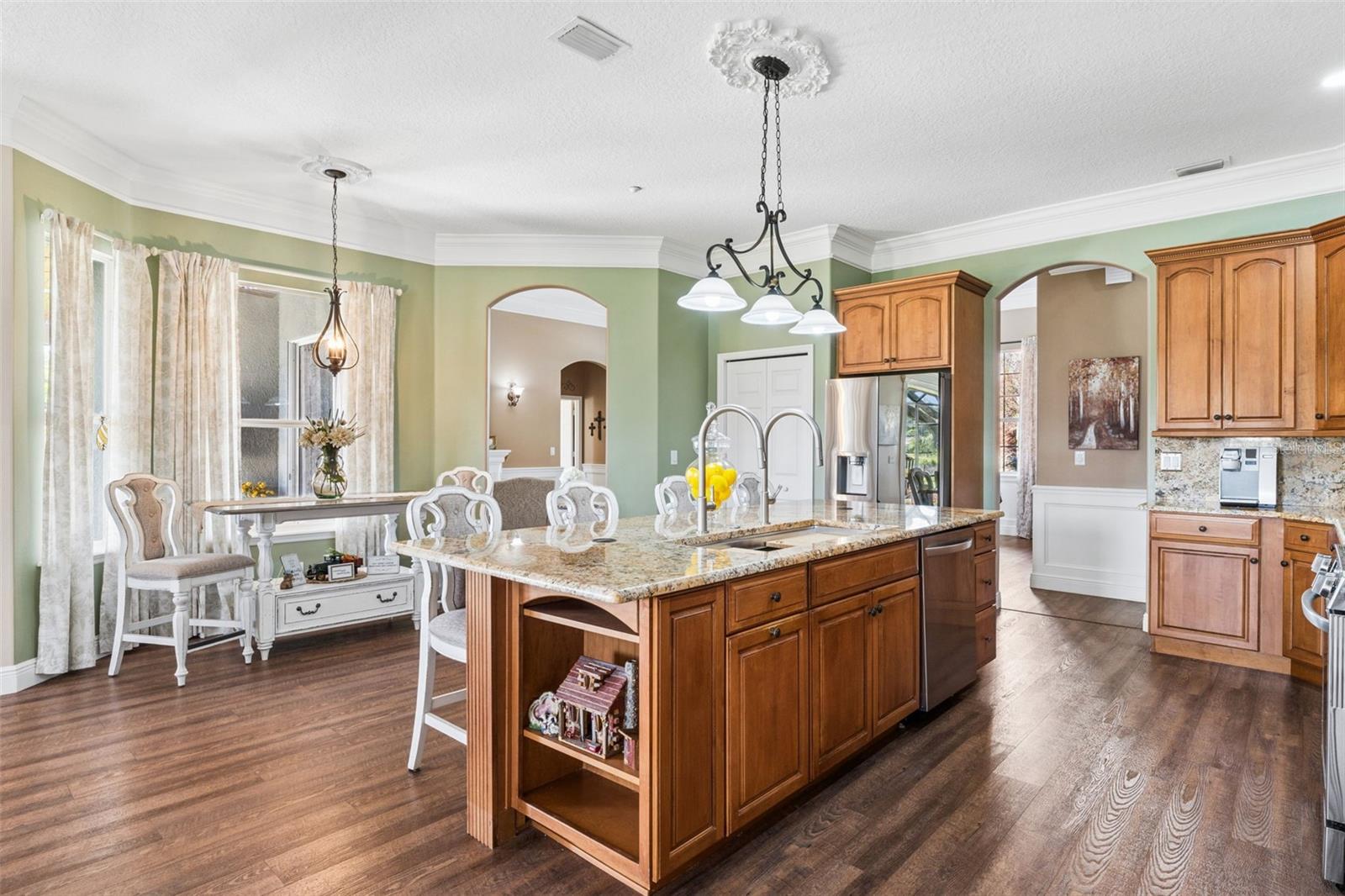 Image 18 of 51 For 10740 Arrowtree Boulevard