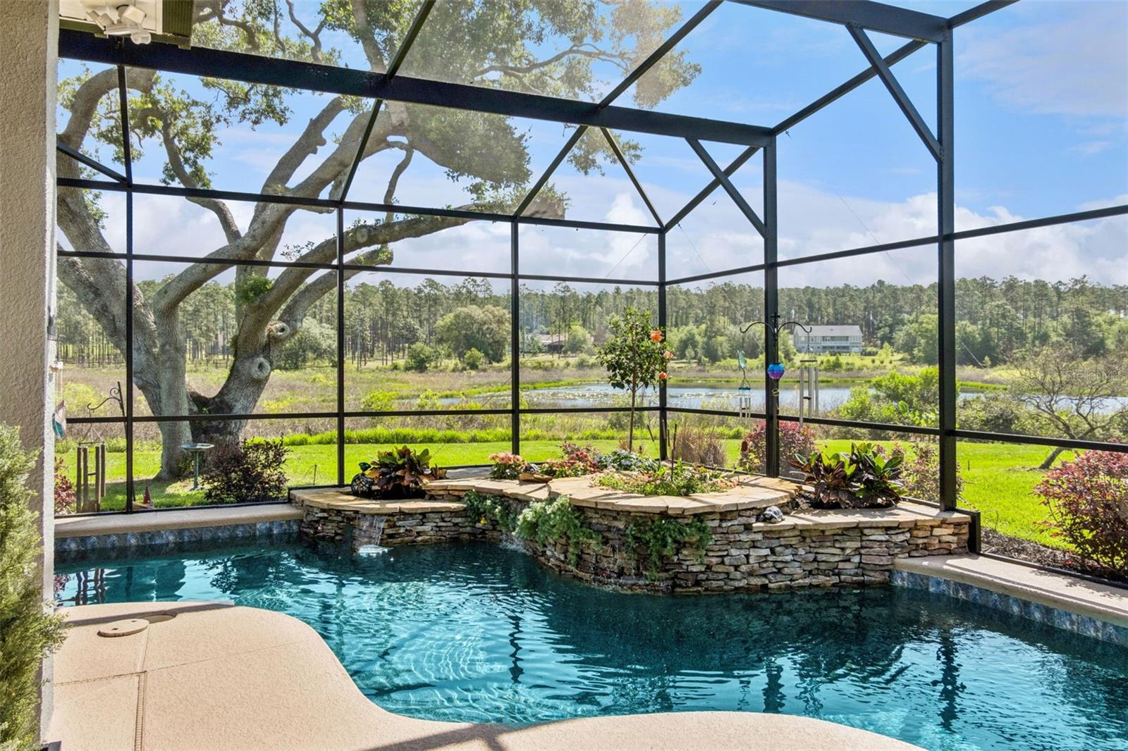 Image 25 of 51 For 10740 Arrowtree Boulevard