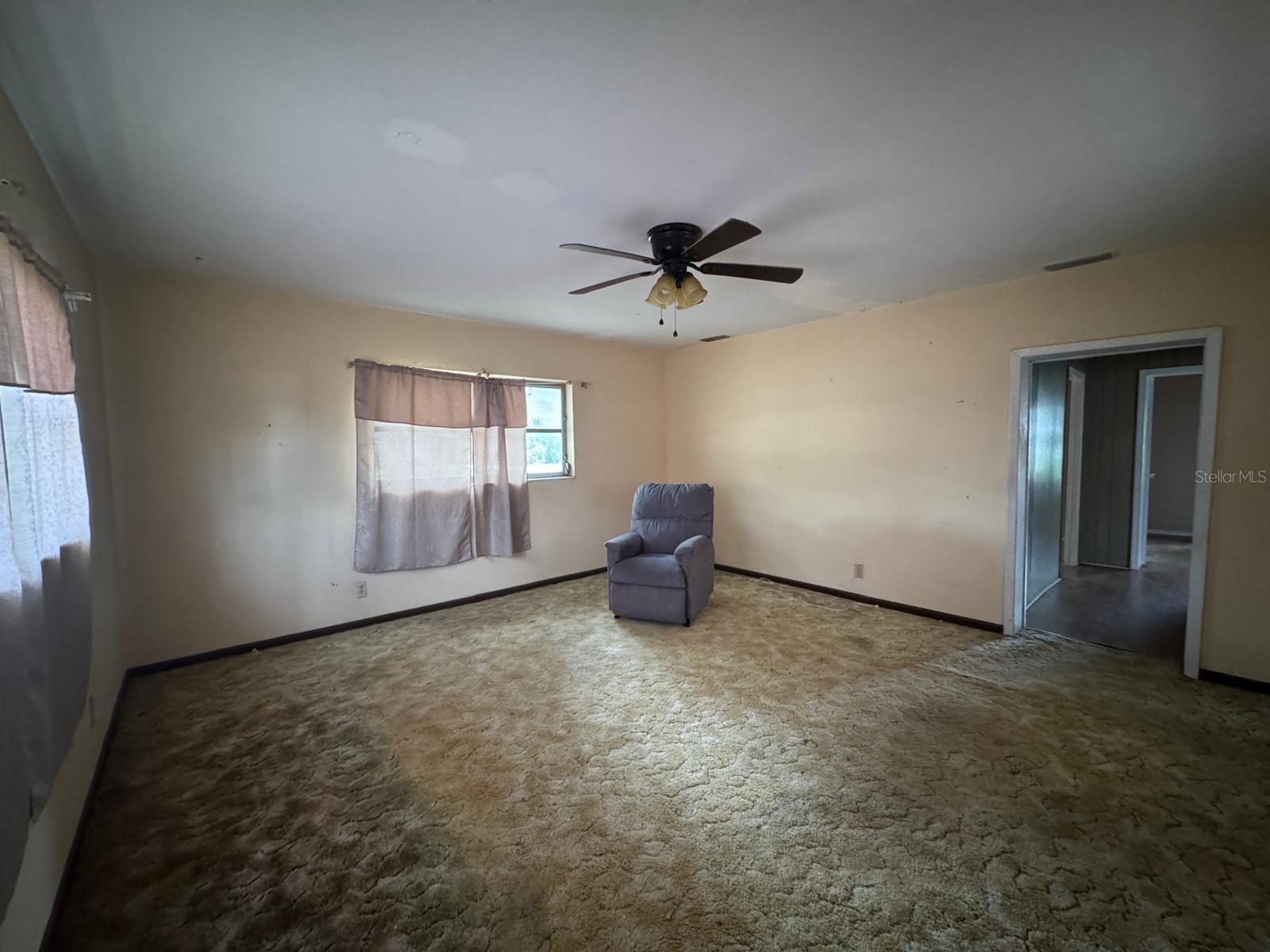 Image 18 of 23 For 1495 Coolidge Avenue