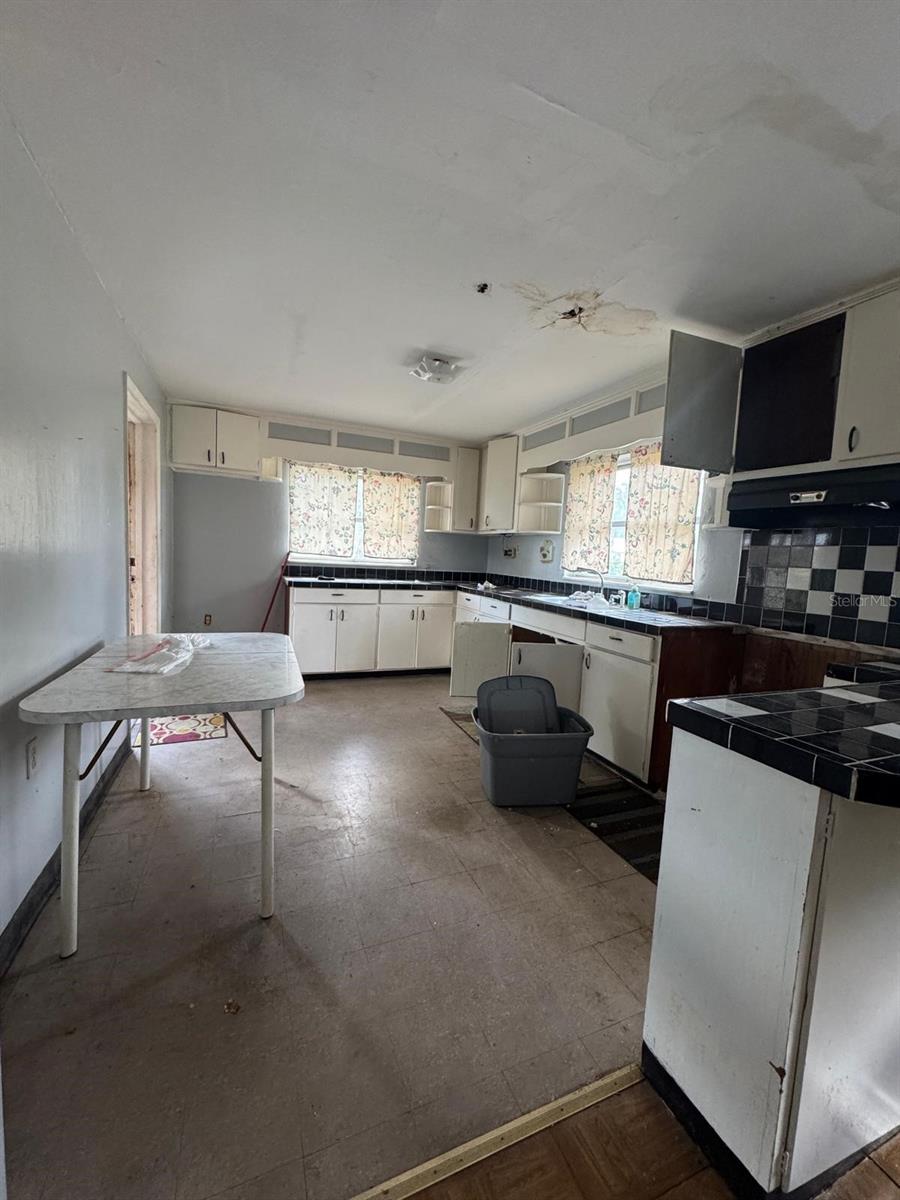 Image 9 of 23 For 1495 Coolidge Avenue