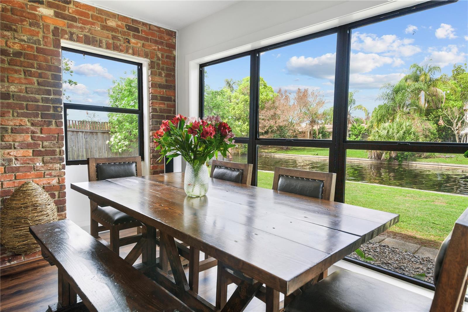 Image 18 of 46 For 2601 Windward Court