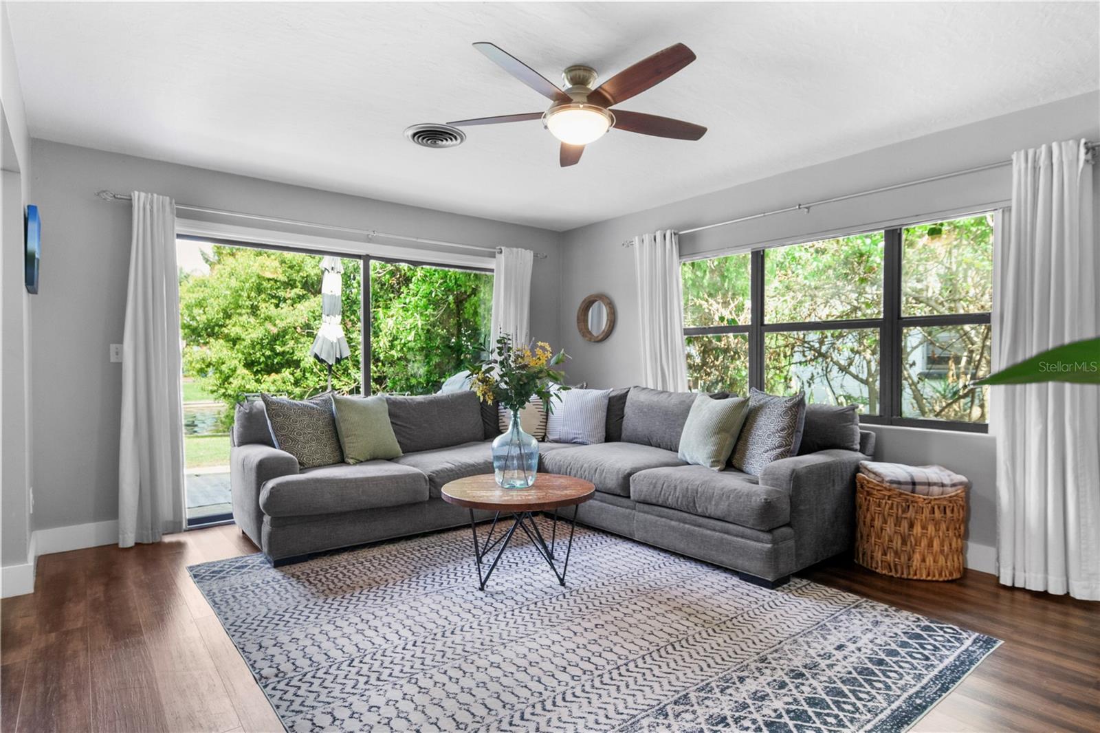 Image 24 of 46 For 2601 Windward Court