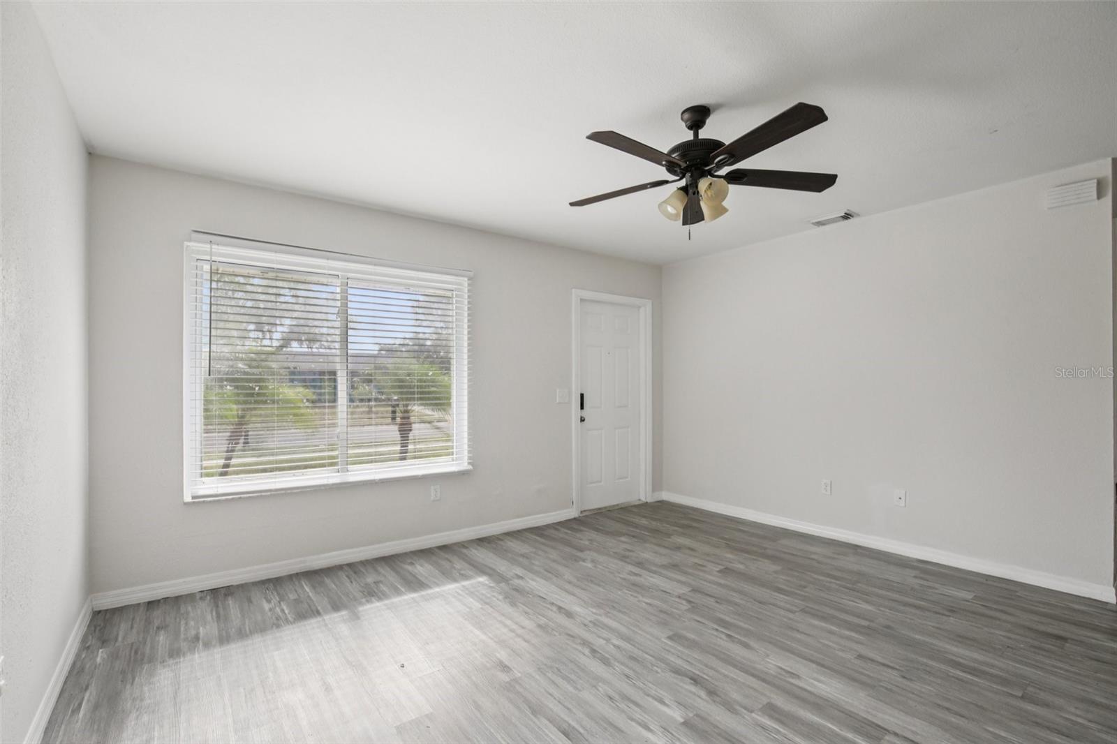 Image 4 of 25 For 7555 Hanchey Street