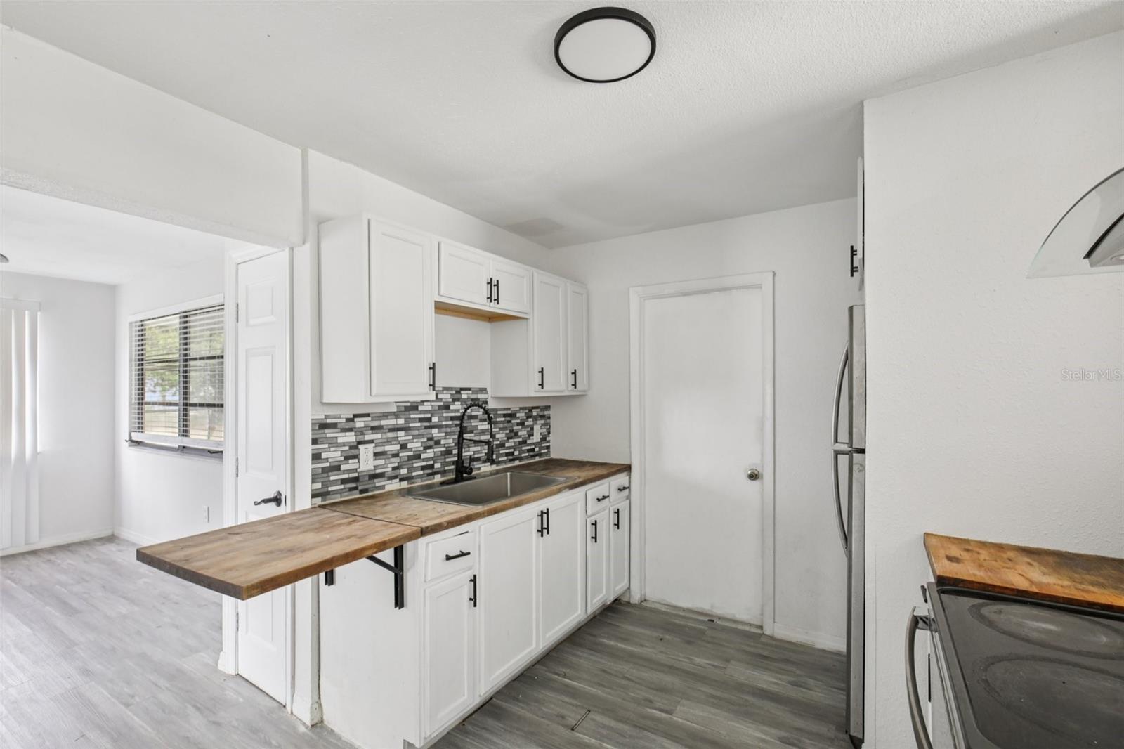 Image 8 of 25 For 7555 Hanchey Street