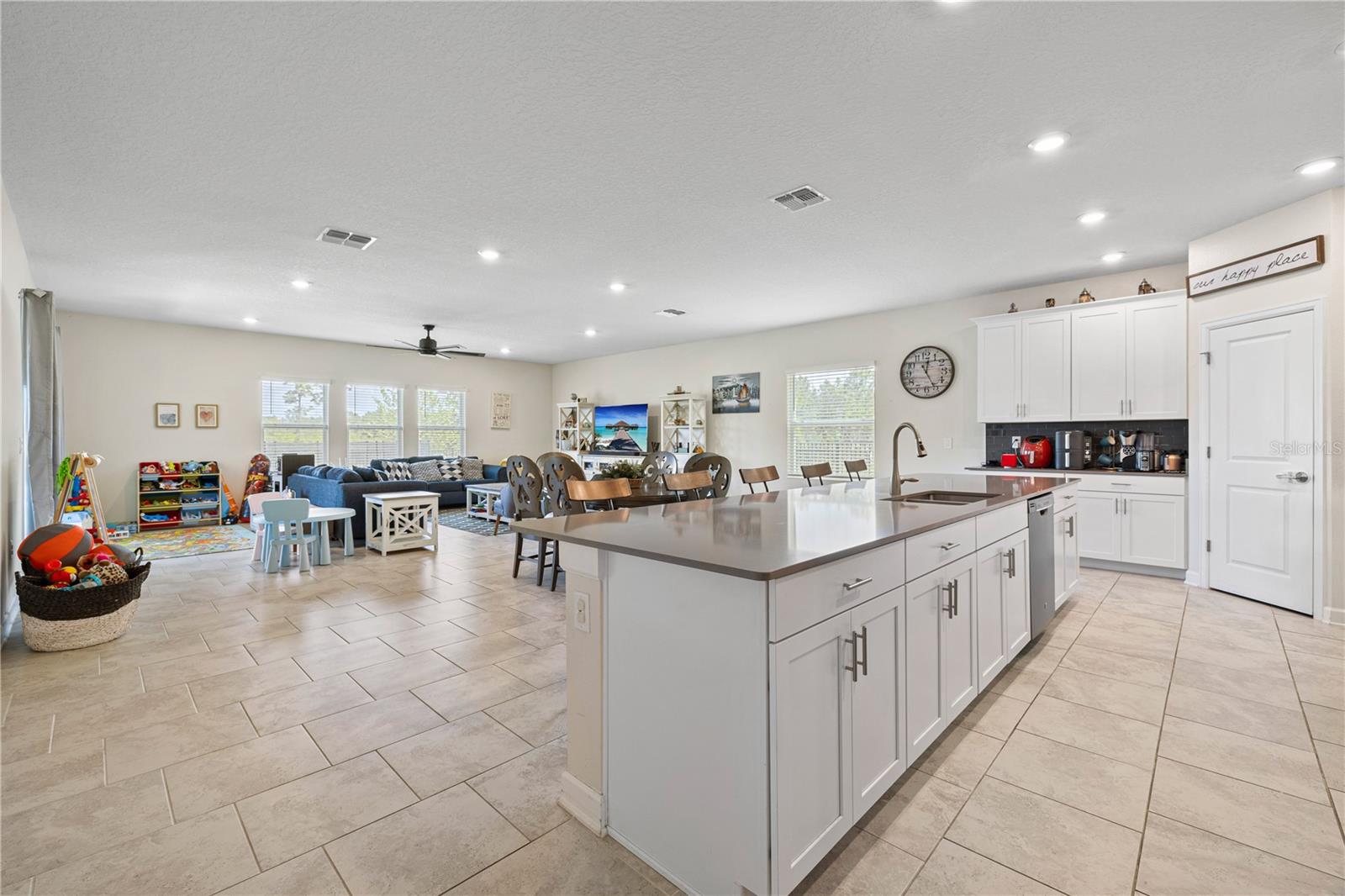 Image 26 of 99 For 11368 Satire Street