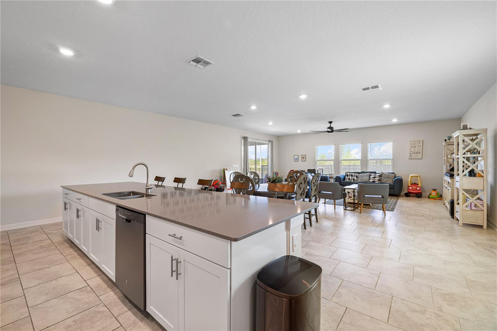 Image 28 of 99 For 11368 Satire Street