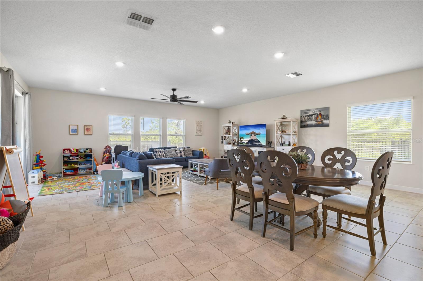 Image 31 of 99 For 11368 Satire Street