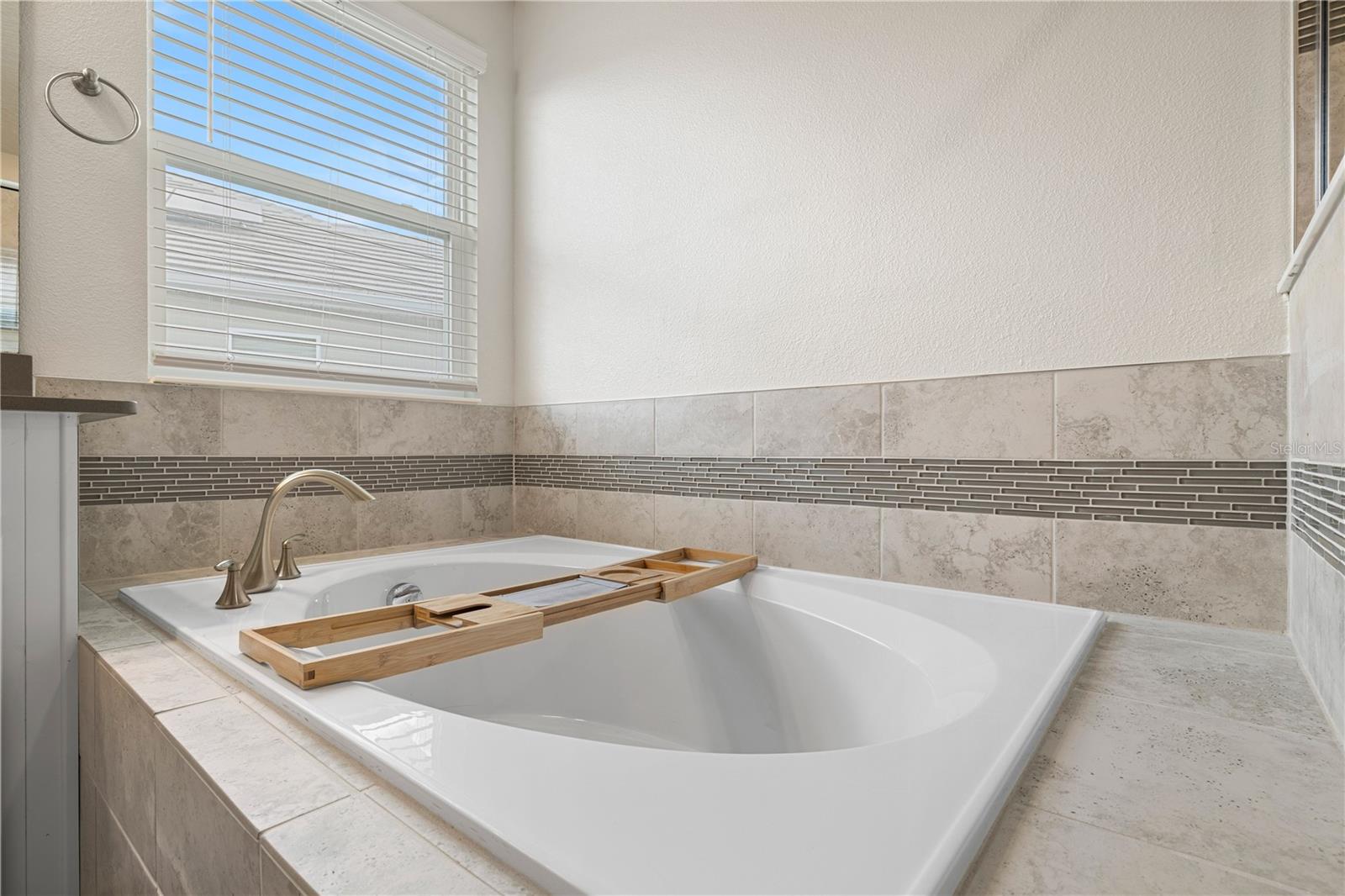 Image 53 of 99 For 11368 Satire Street