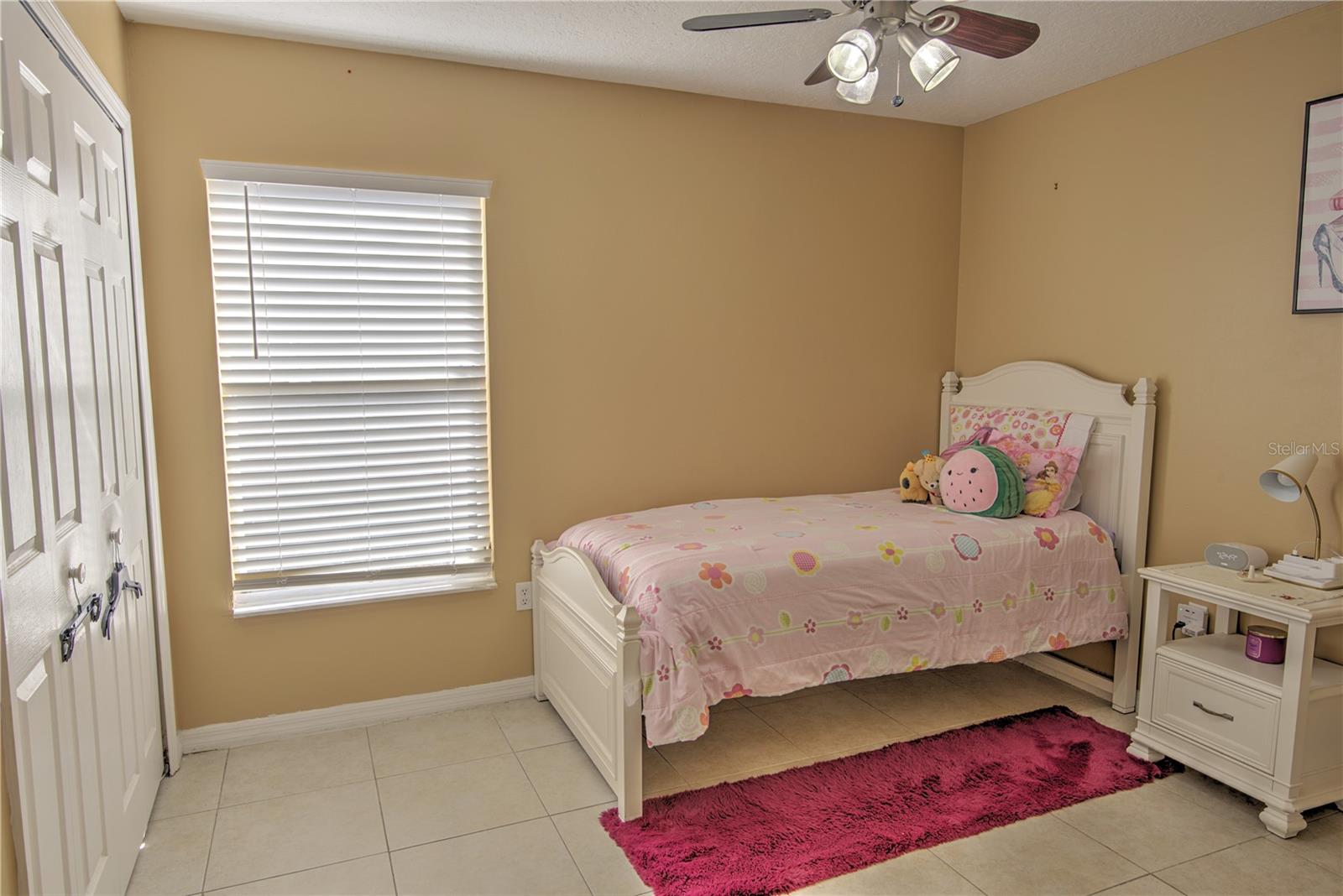 Image 25 of 37 For 684 Yorkshire Drive