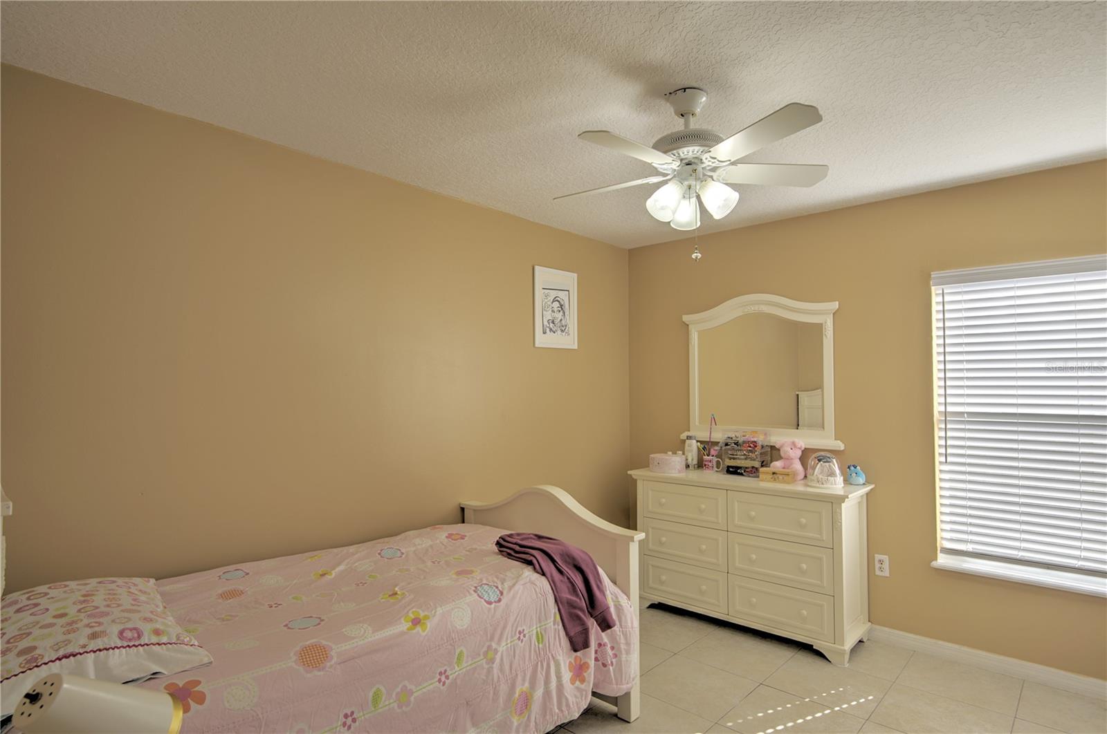 Image 27 of 37 For 684 Yorkshire Drive