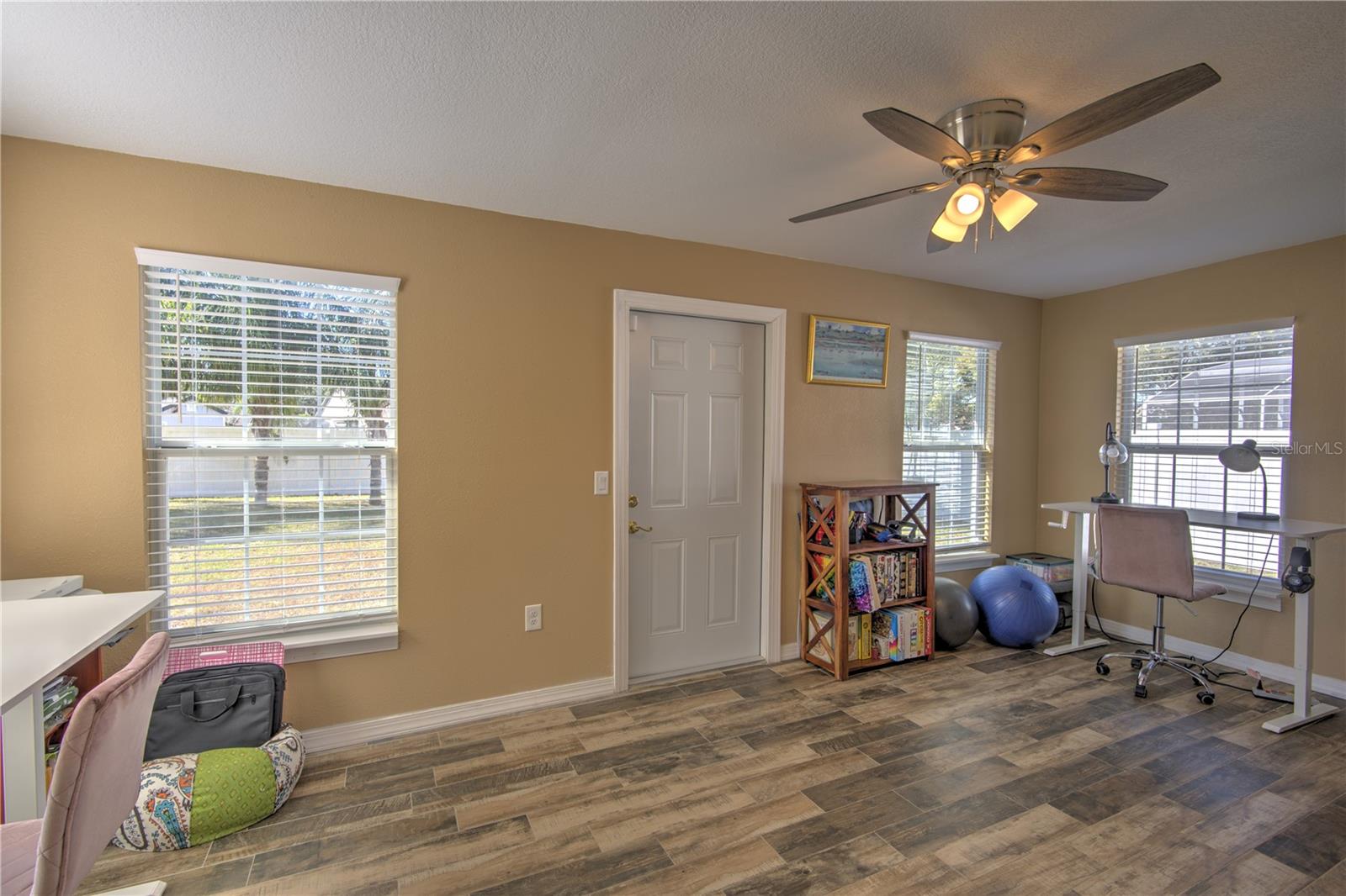 Image 29 of 37 For 684 Yorkshire Drive