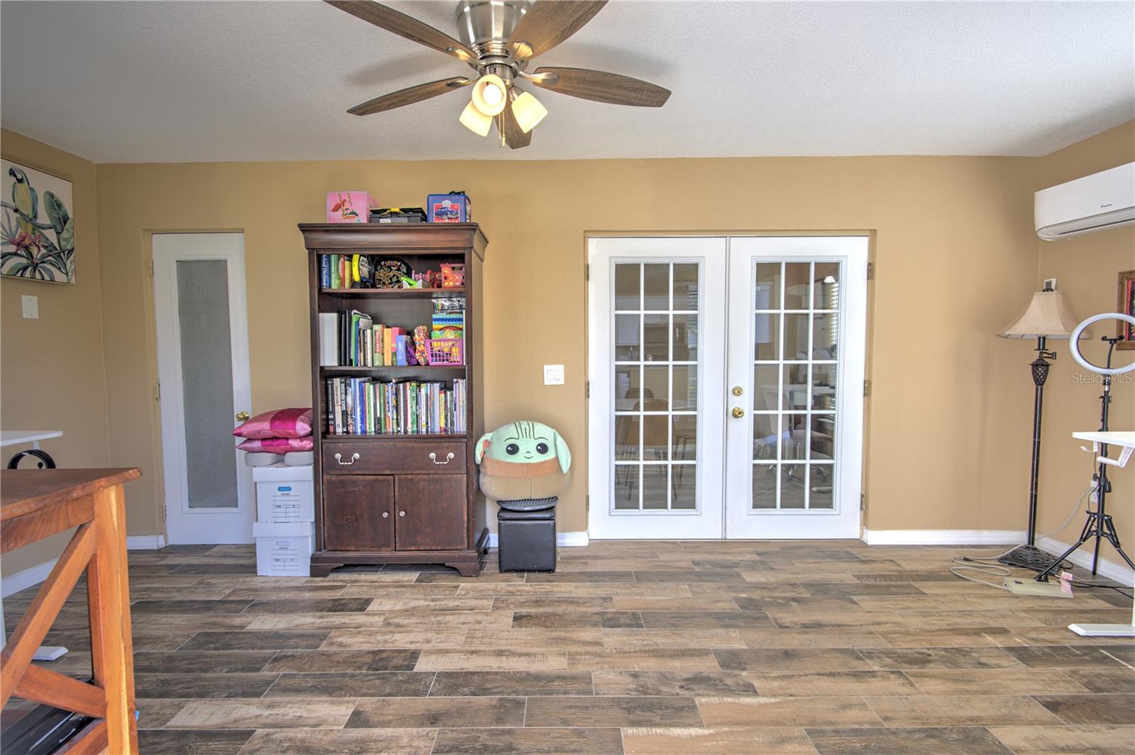 Image 30 of 37 For 684 Yorkshire Drive