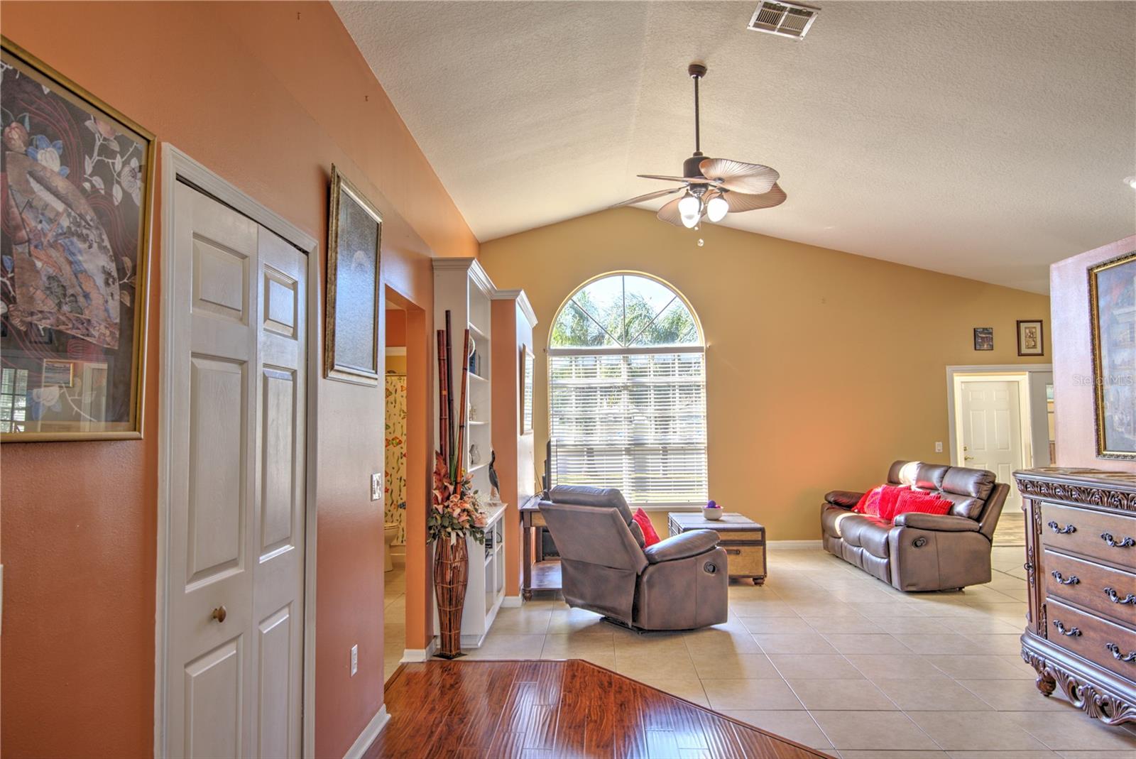 Image 4 of 37 For 684 Yorkshire Drive