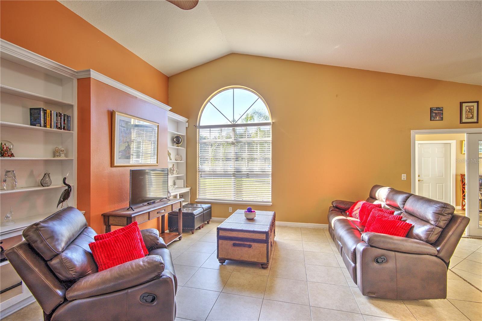 Image 5 of 37 For 684 Yorkshire Drive