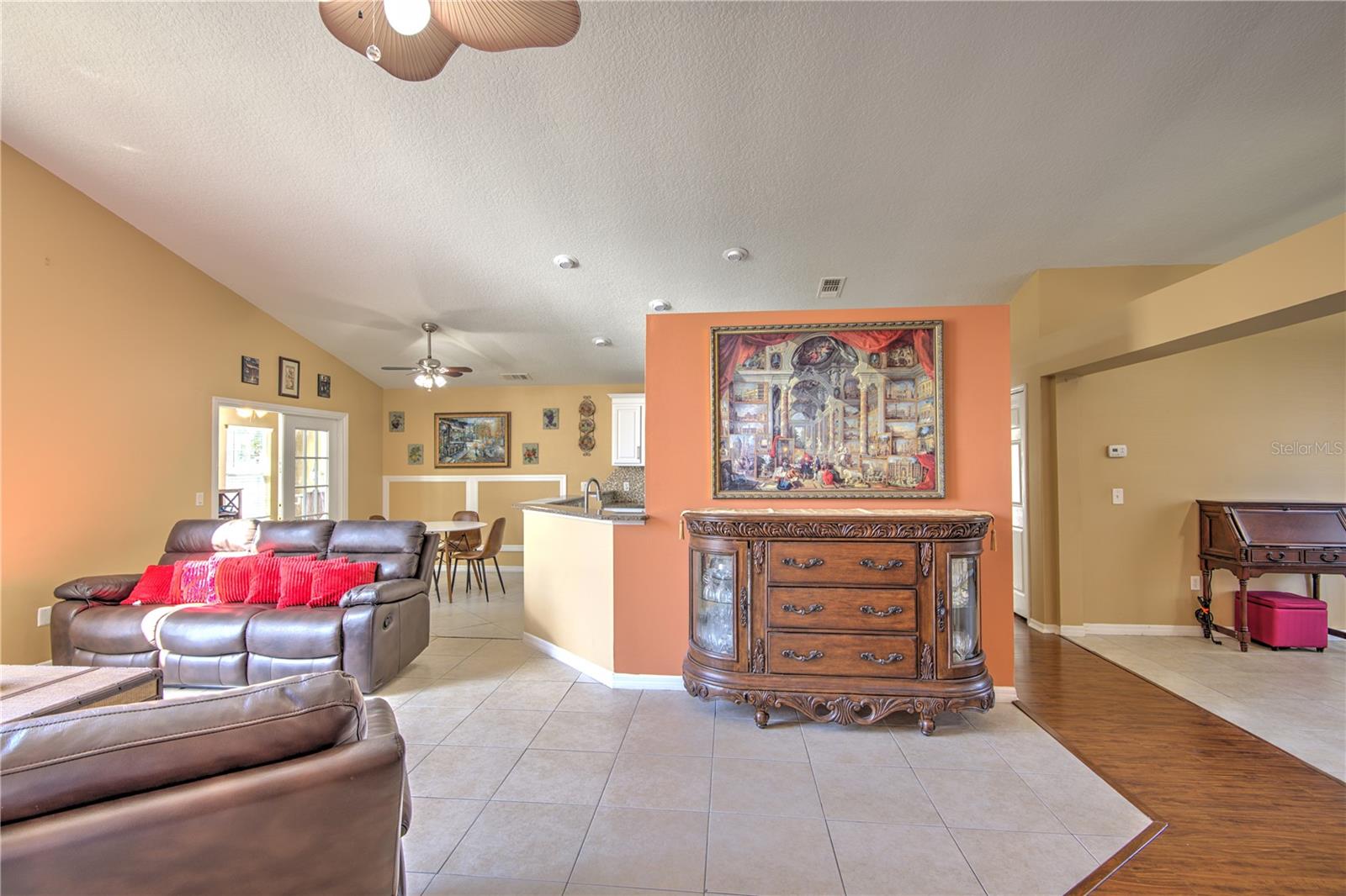 Image 6 of 37 For 684 Yorkshire Drive