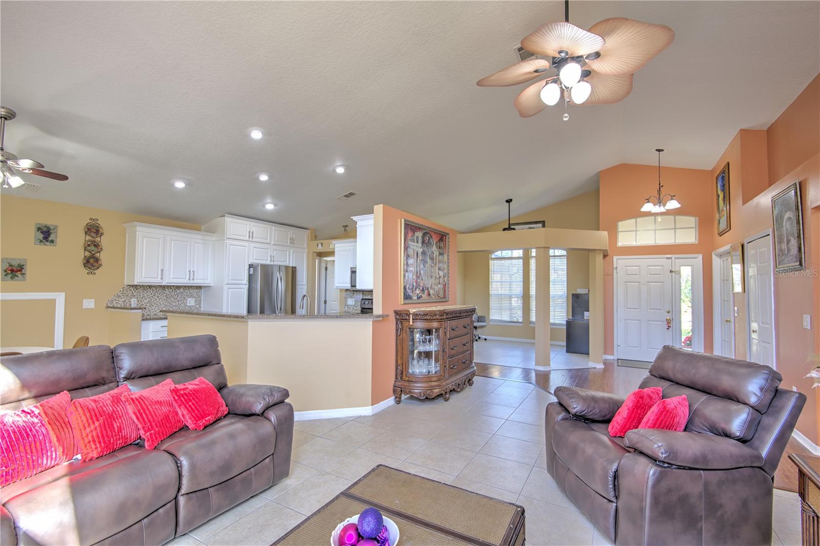 Image 7 of 37 For 684 Yorkshire Drive