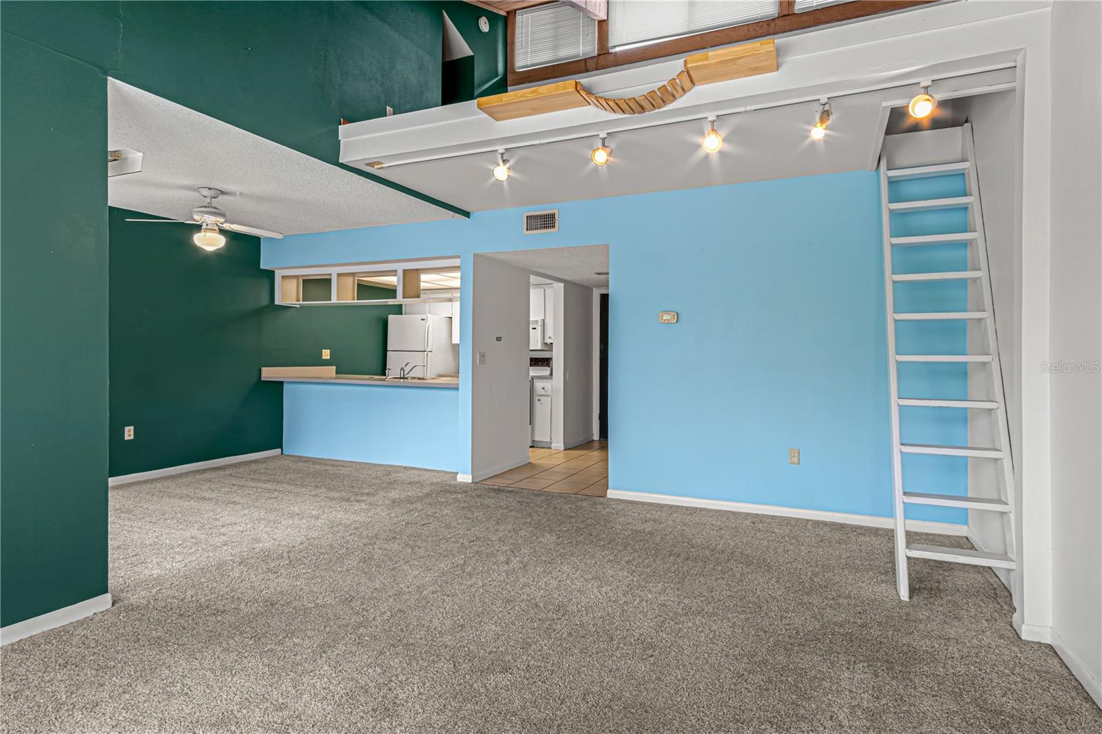 Image 7 of 32 For 5840 Peregrine Avenue 5840