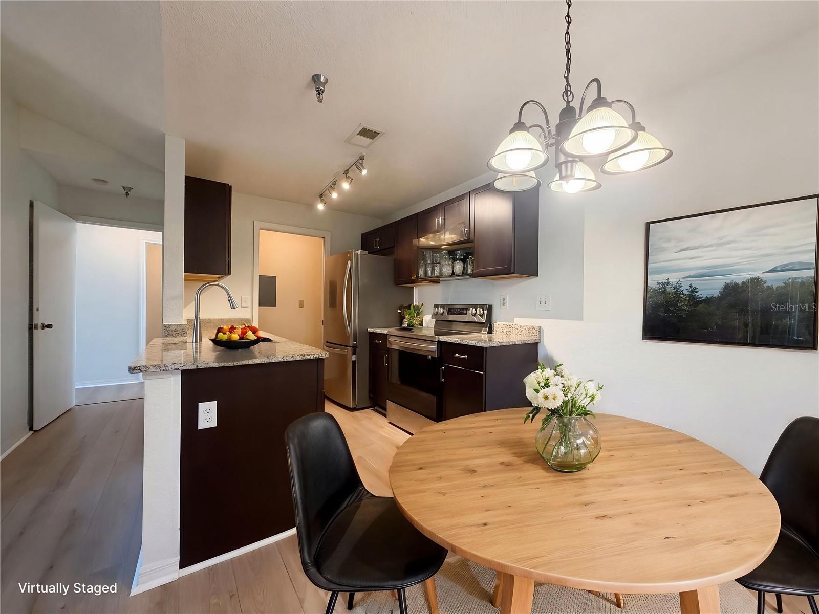 Image 11 of 27 For 10265 Gandy Boulevard N 1008