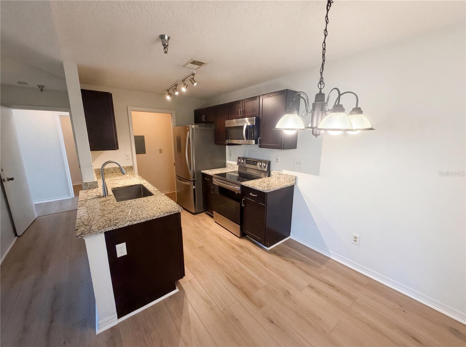 Image 14 of 27 For 10265 Gandy Boulevard N 1008