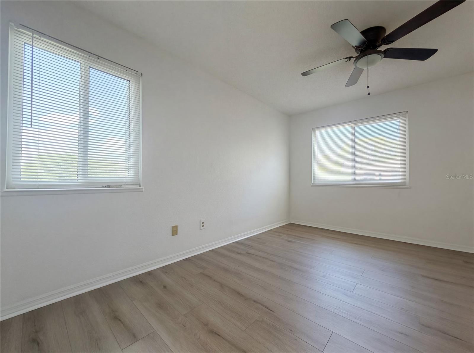 Image 16 of 27 For 10265 Gandy Boulevard N 1008