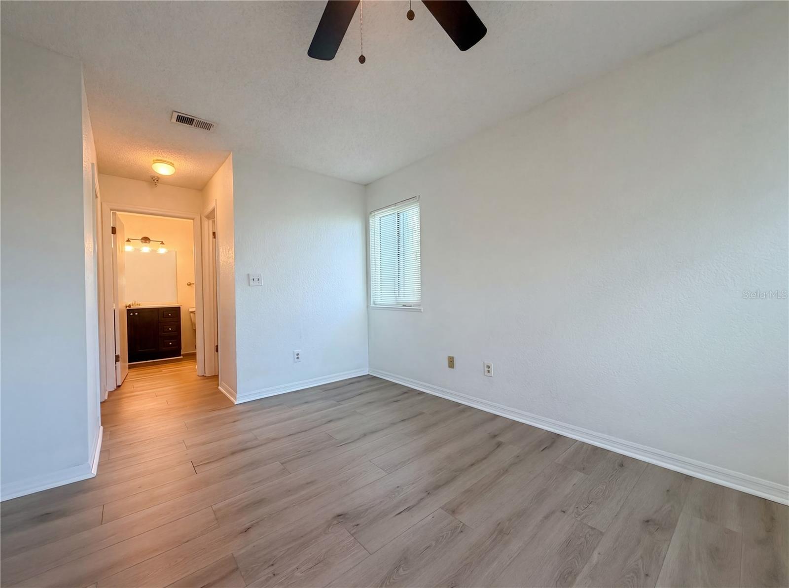 Image 18 of 27 For 10265 Gandy Boulevard N 1008