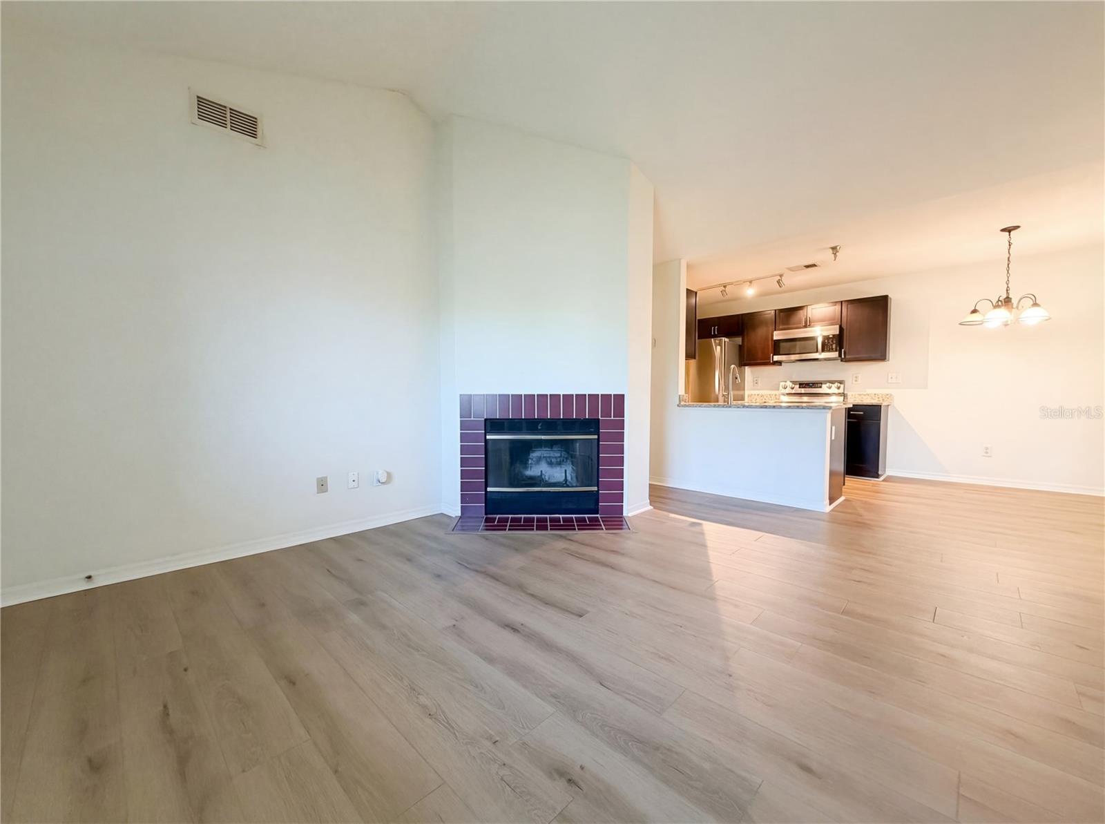 Image 6 of 27 For 10265 Gandy Boulevard N 1008