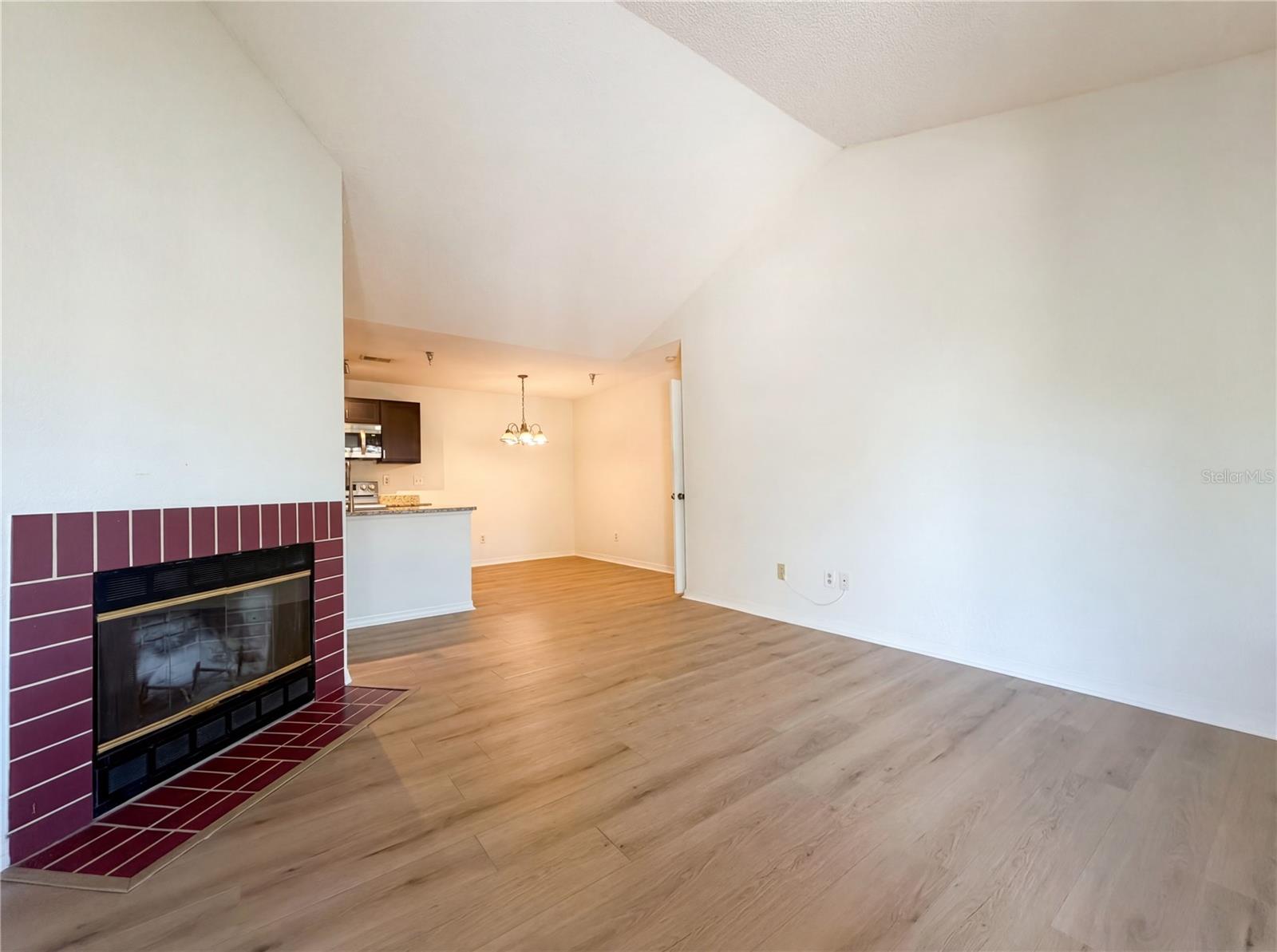 Image 7 of 27 For 10265 Gandy Boulevard N 1008