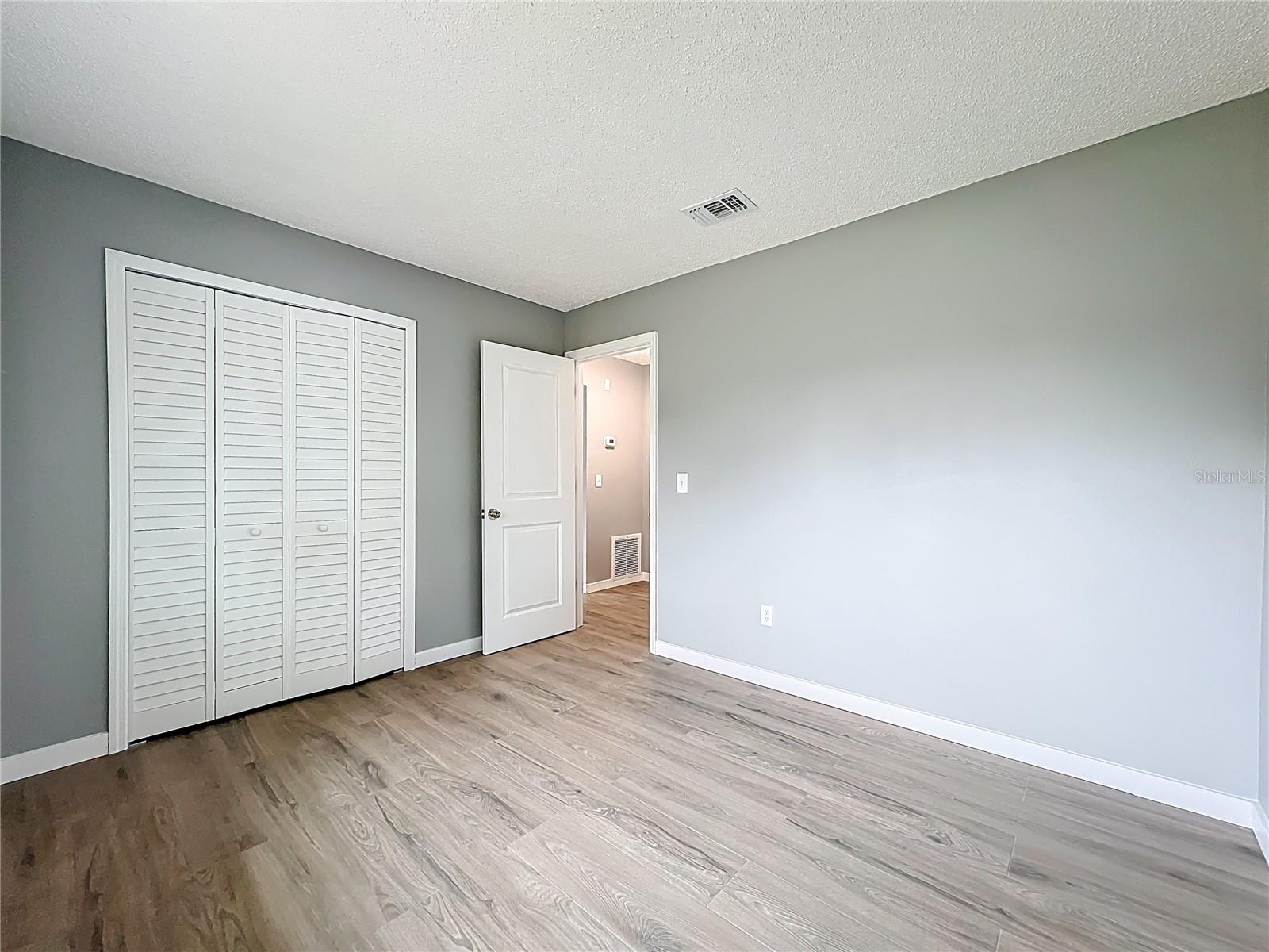 Listing photo id 17 for 6848 Compass Court