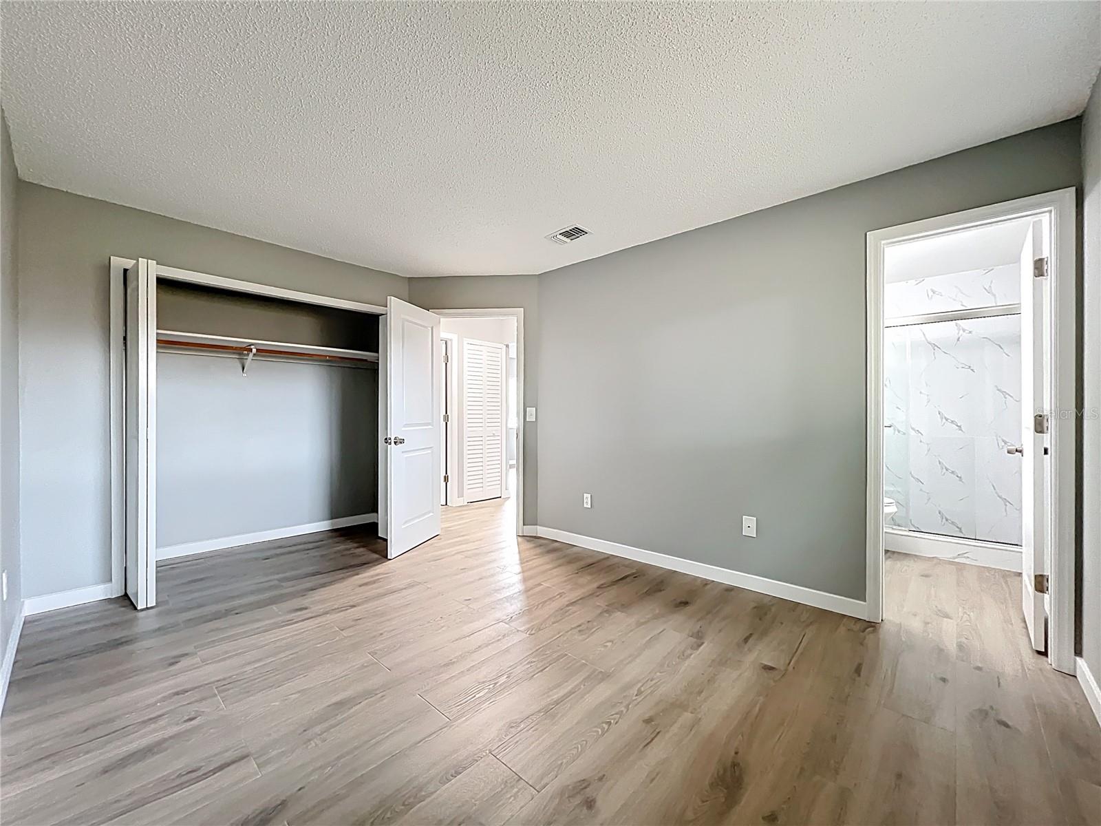 Listing photo id 20 for 6848 Compass Court