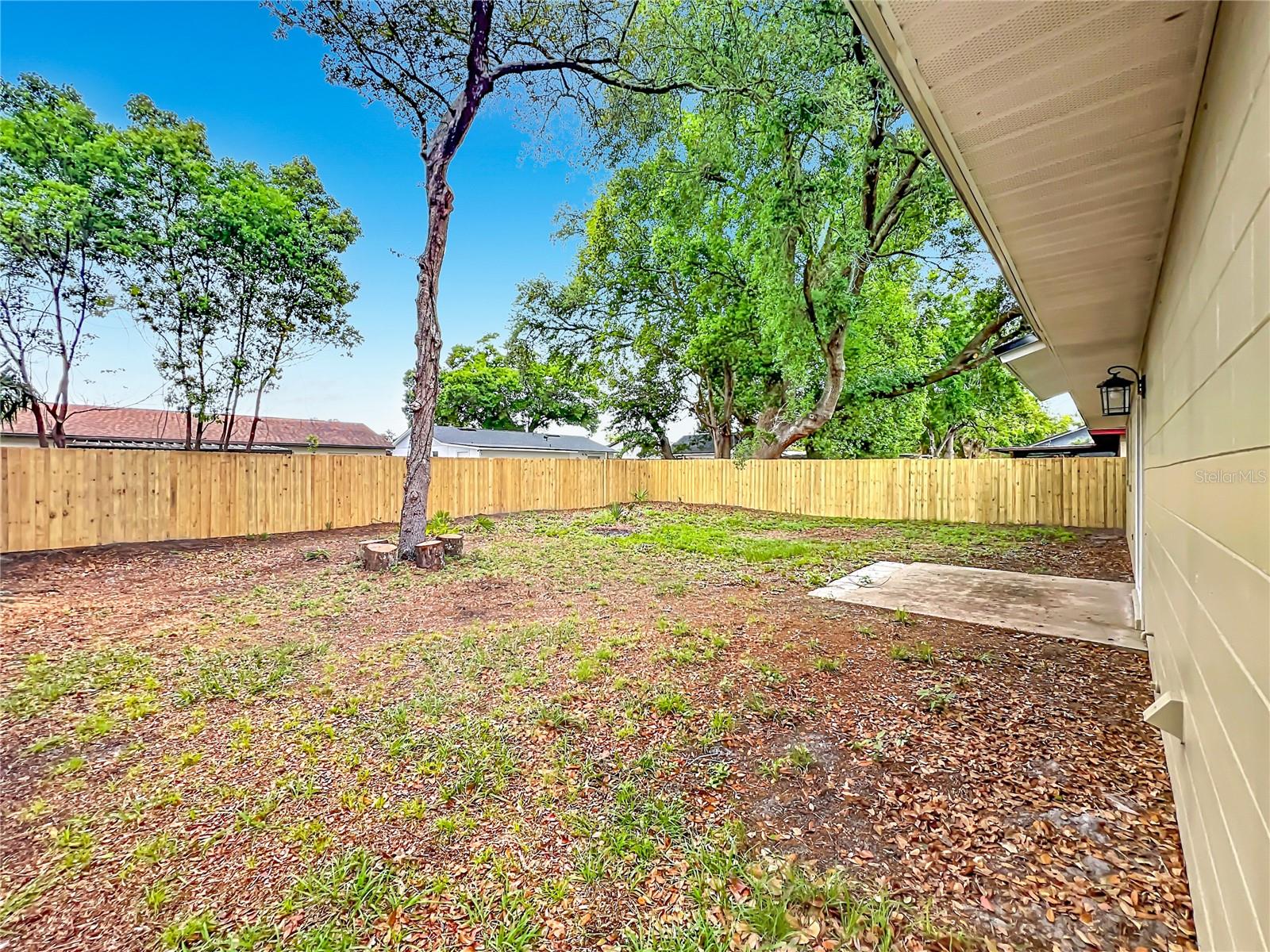 Listing photo id 25 for 6848 Compass Court