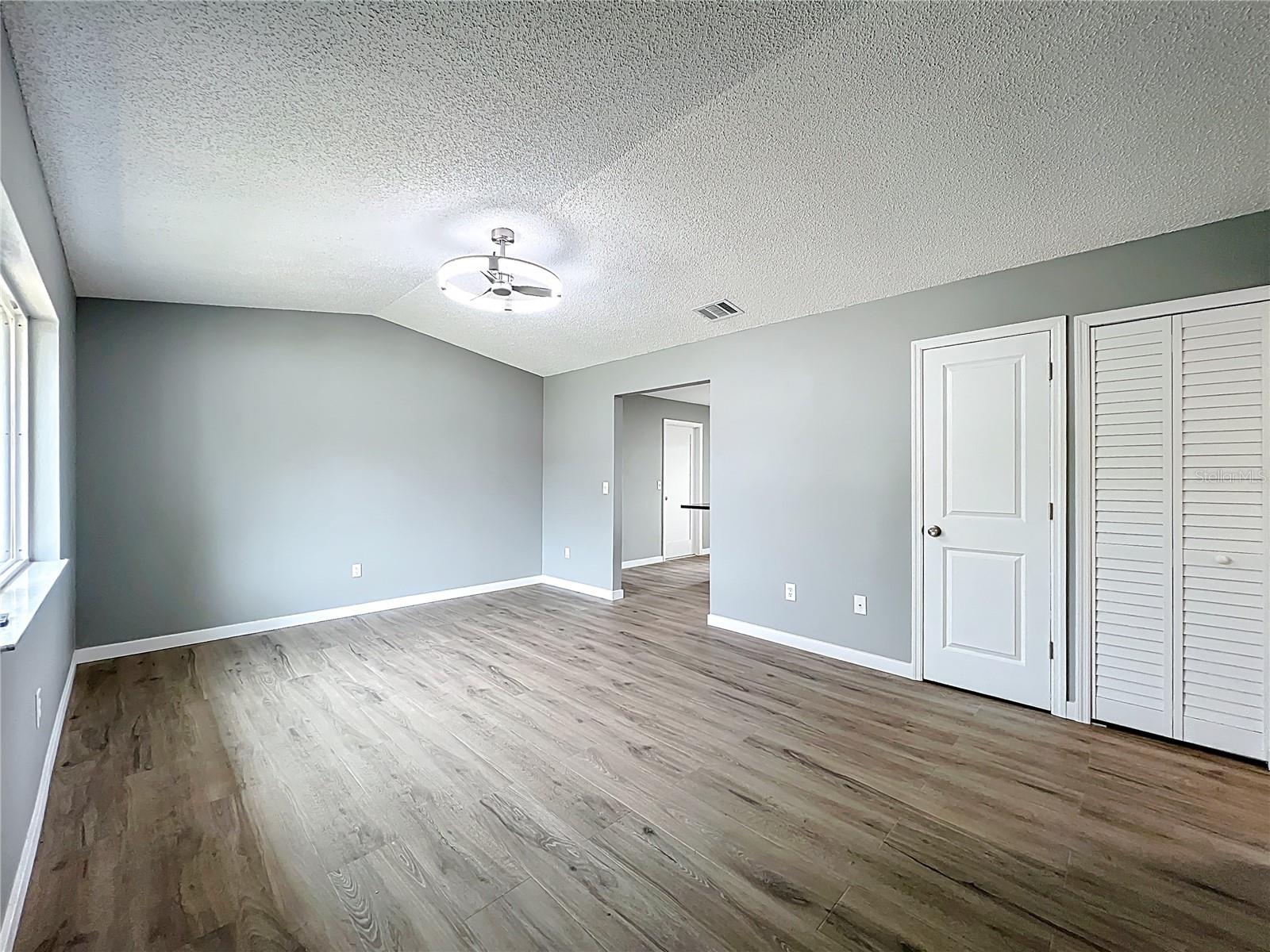 Listing photo id 1 for 6848 Compass Court