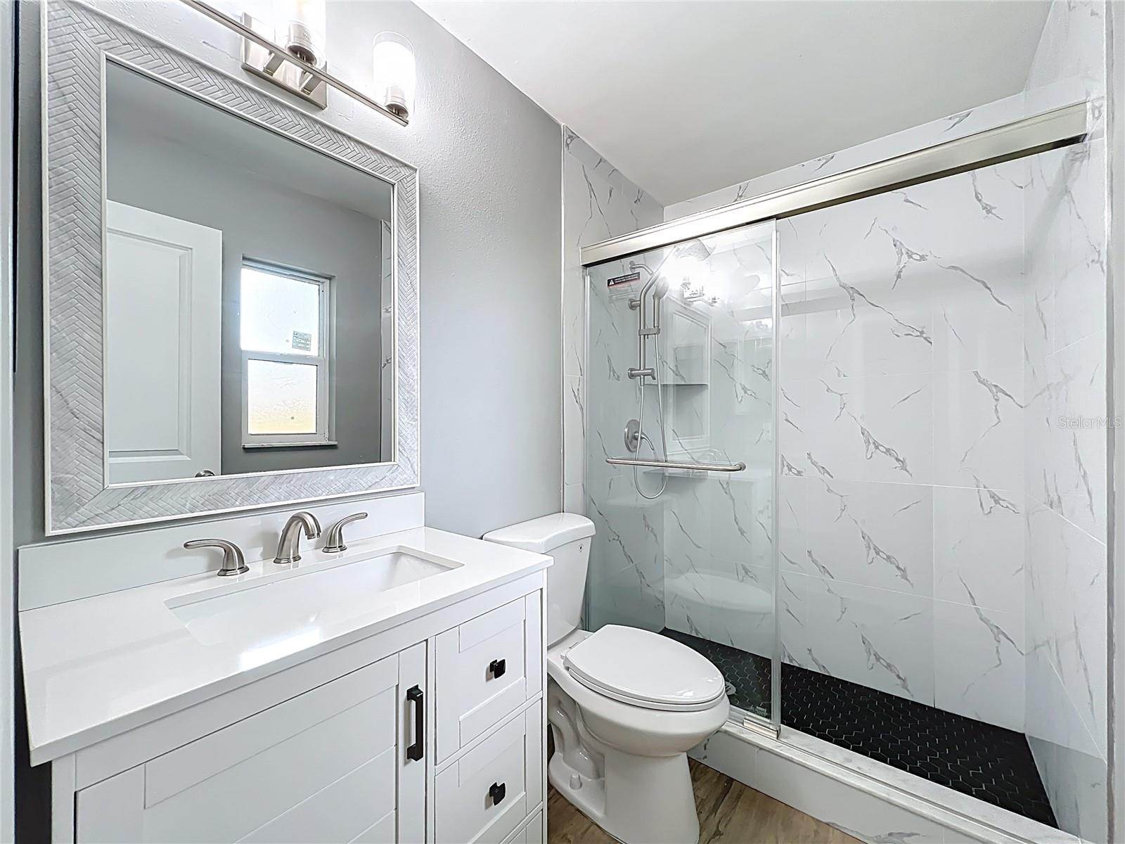 Listing photo id 2 for 6848 Compass Court