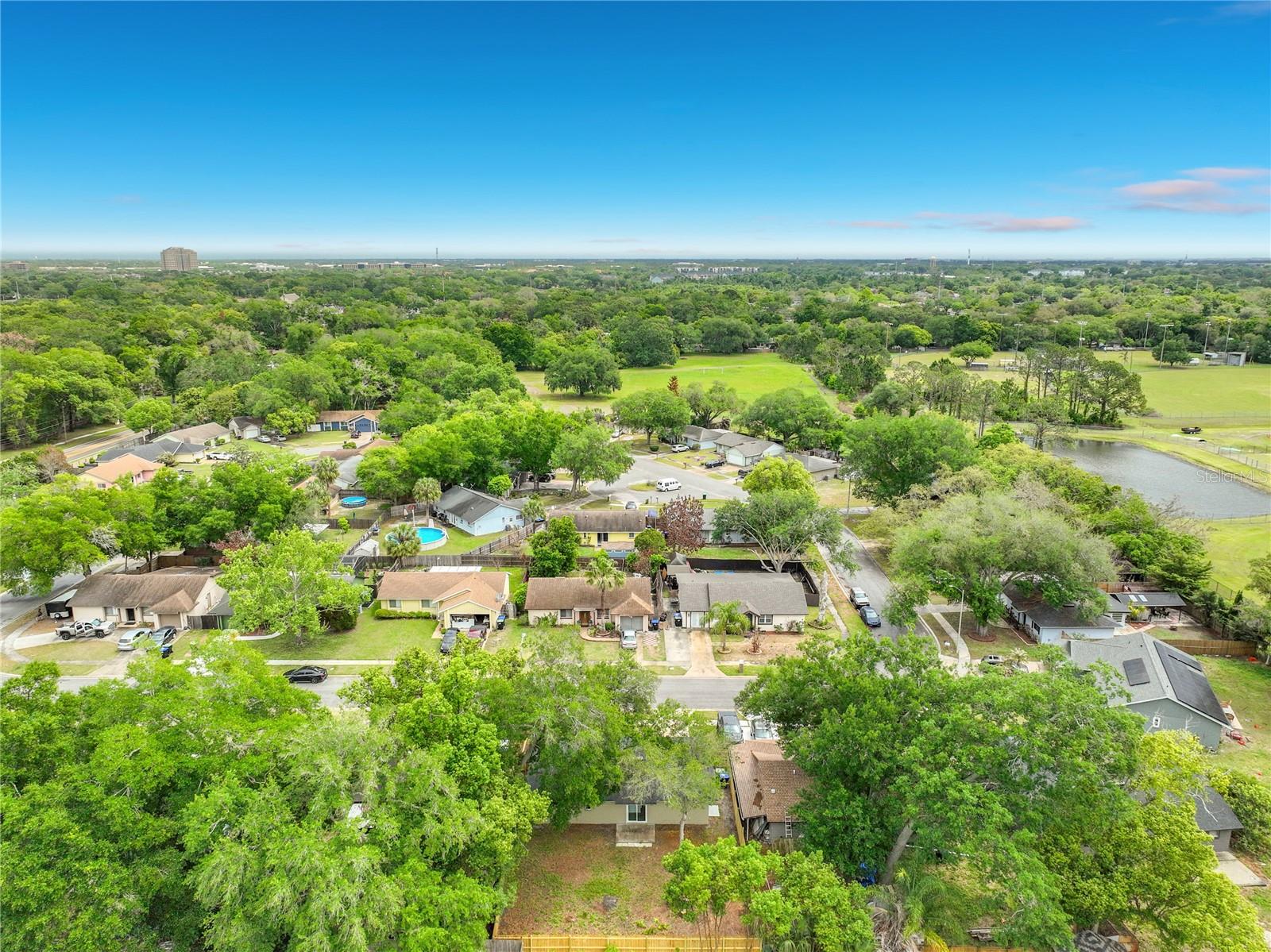 Listing photo id 40 for 6848 Compass Court