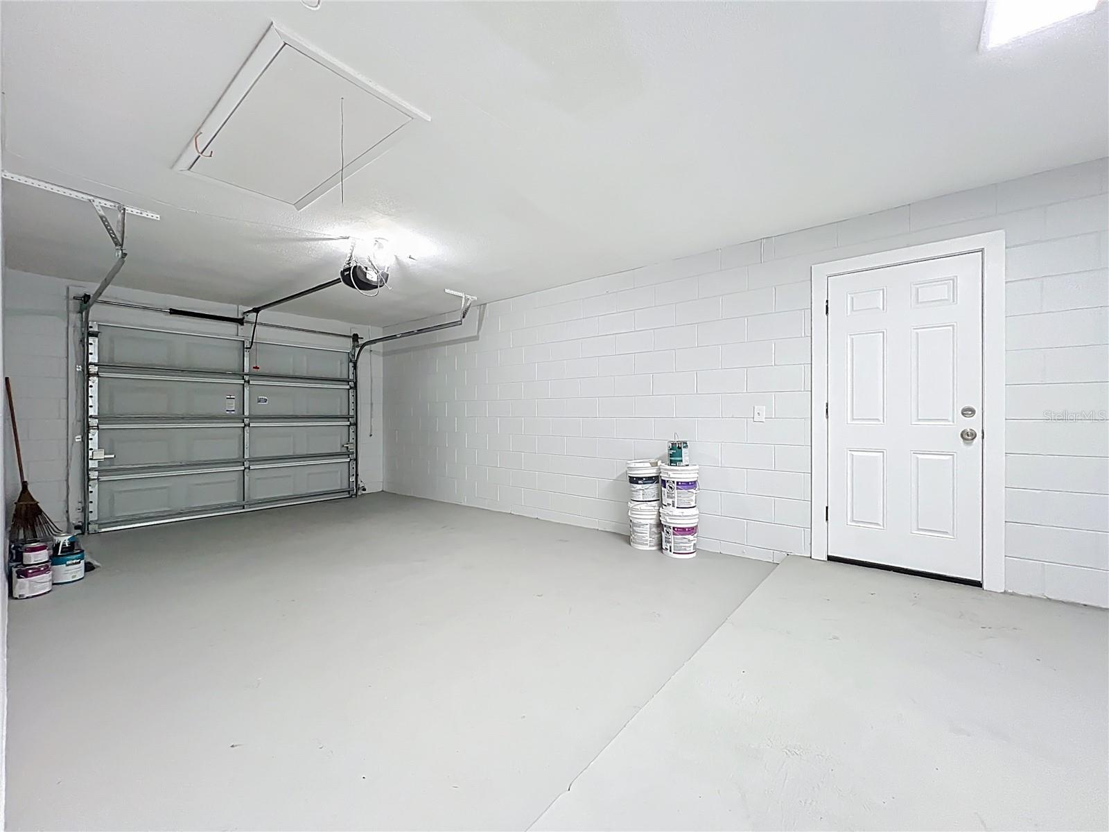 Listing photo id 6 for 6848 Compass Court