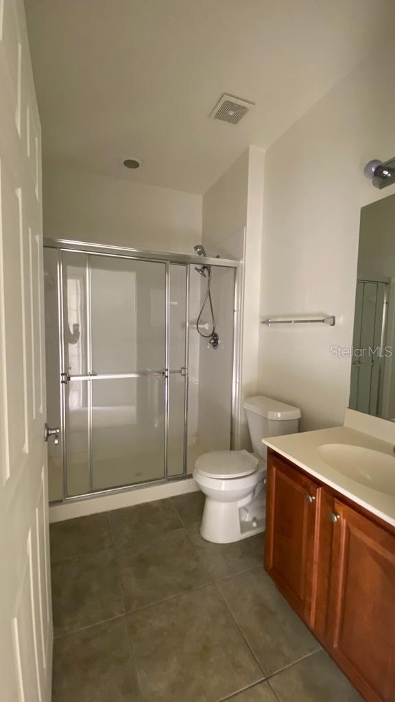 Image 14 of 17 For 2532 Grand Central Parkway 3