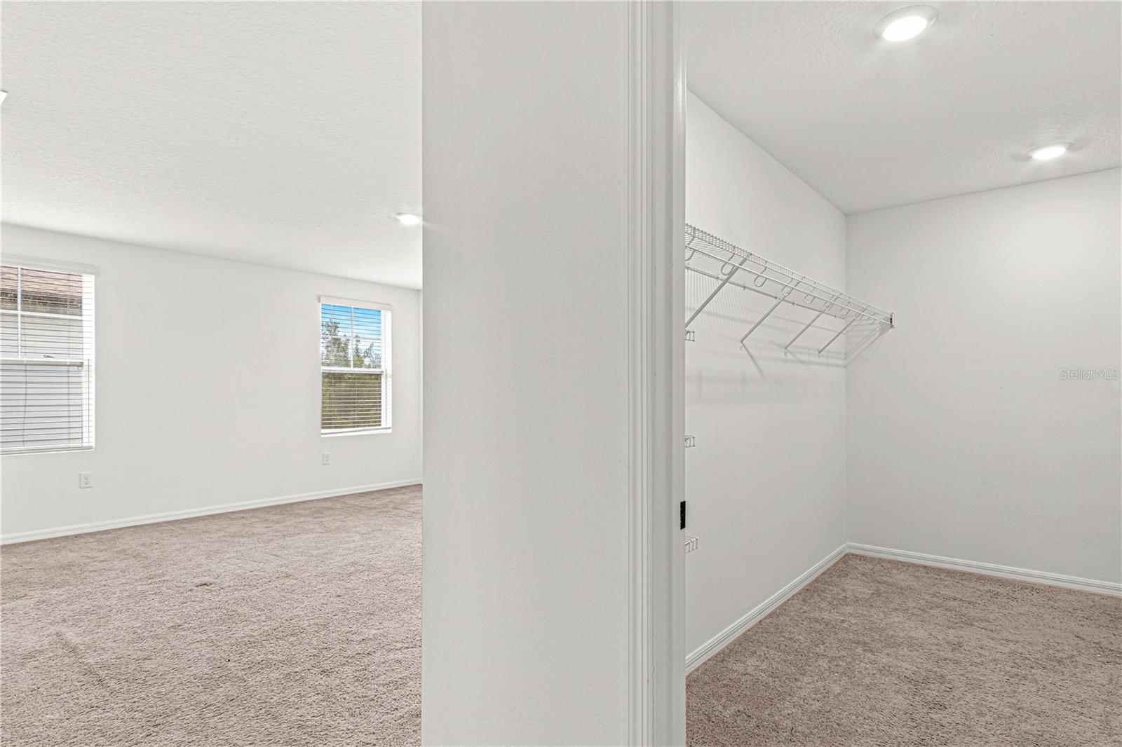 Image 13 of 35 For 833 Benoi Drive