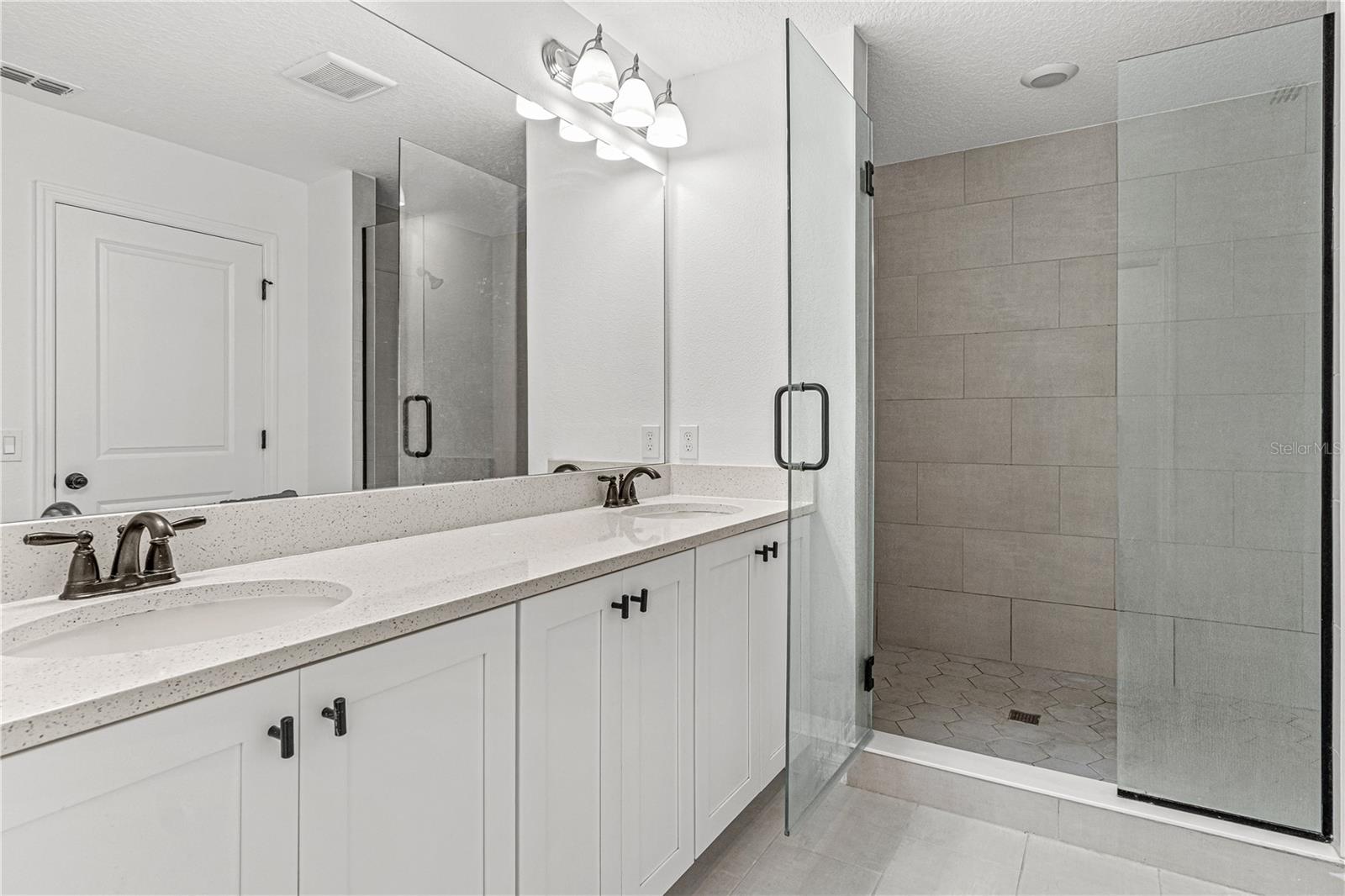 Image 14 of 35 For 833 Benoi Drive