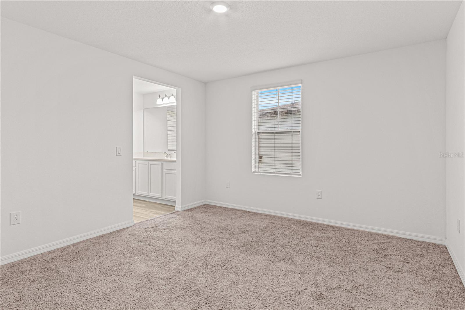 Image 16 of 35 For 833 Benoi Drive