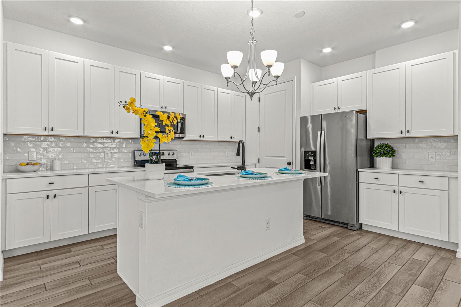 Image 4 of 35 For 833 Benoi Drive