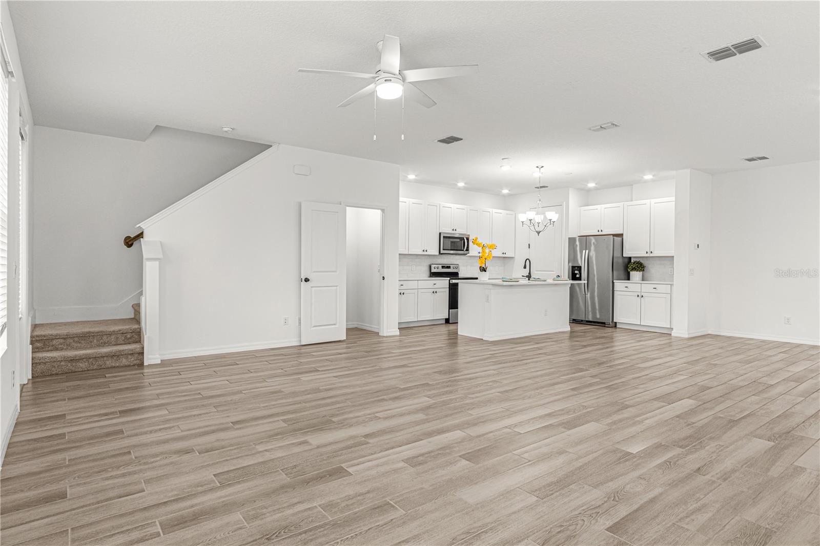 Image 5 of 35 For 833 Benoi Drive