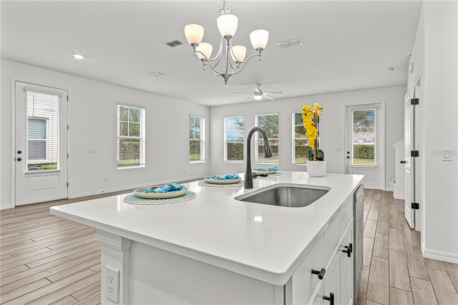 Image 7 of 35 For 833 Benoi Drive