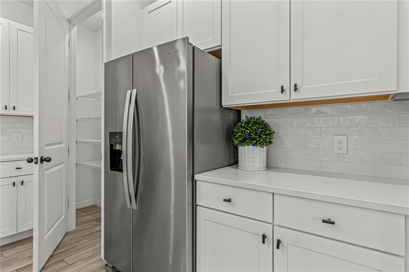 Image 8 of 35 For 833 Benoi Drive