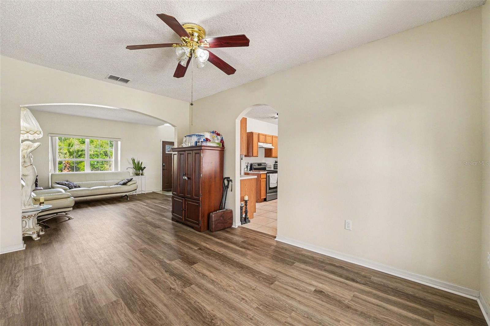 Image 7 of 26 For 247 Cobalt Drive