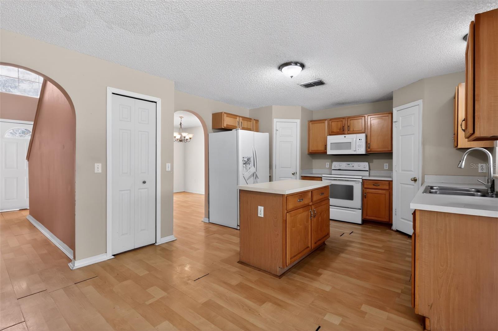 Image 2 of 5 For 307 Pleasant Gardens Drive