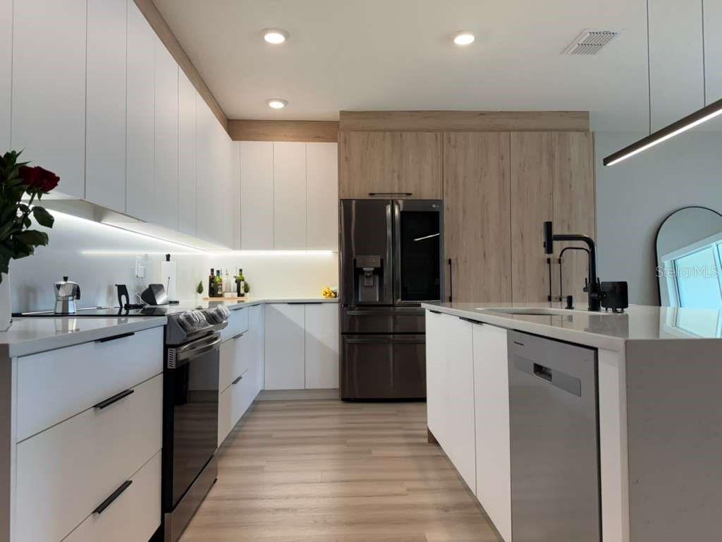 Image 15 of 34 For 33412 Country House Drive