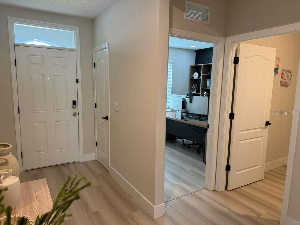 Image 22 of 34 For 33412 Country House Drive